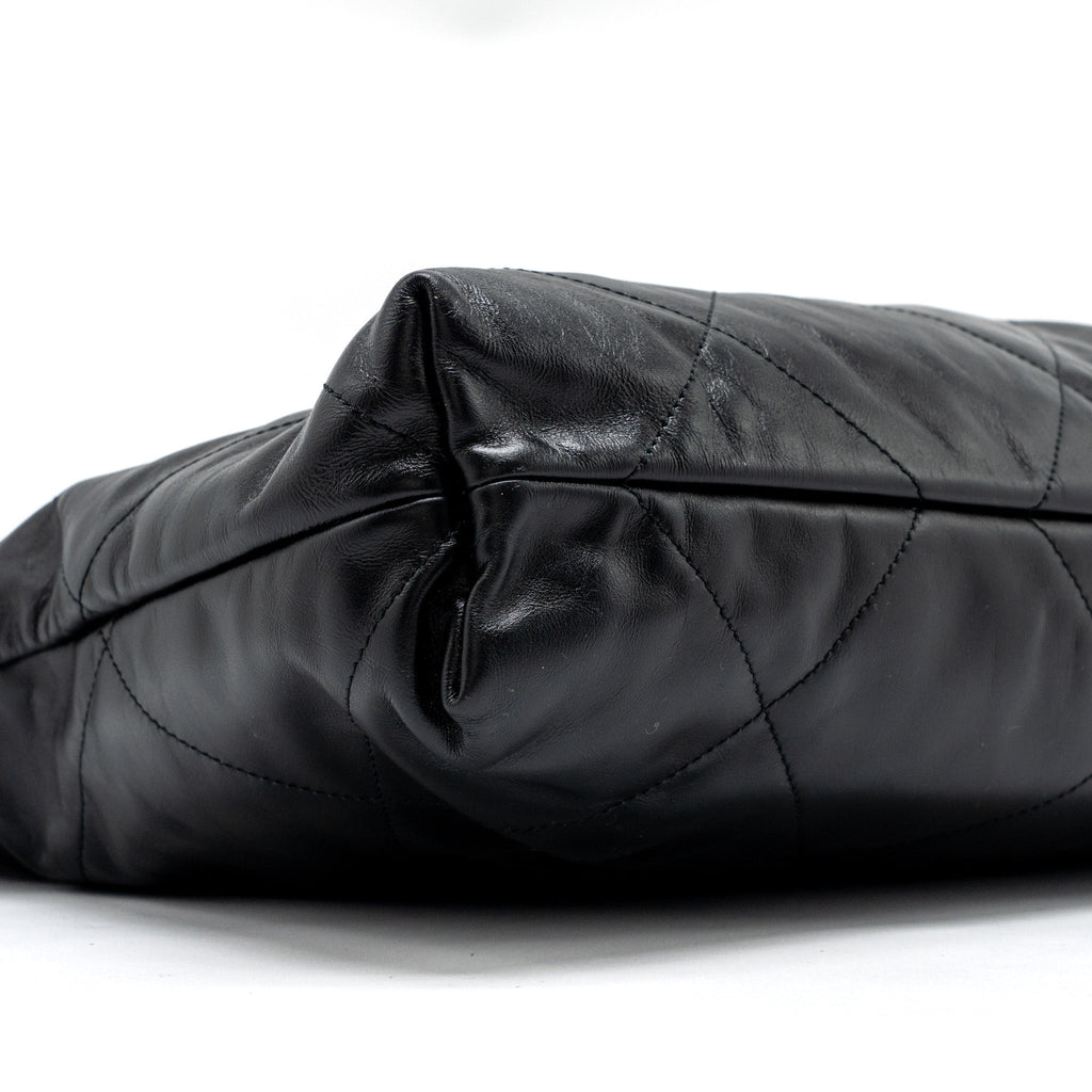 CHANEL MEDIUM 22 BAG CALFSKIN BLACK GHW (MICROCHIP)