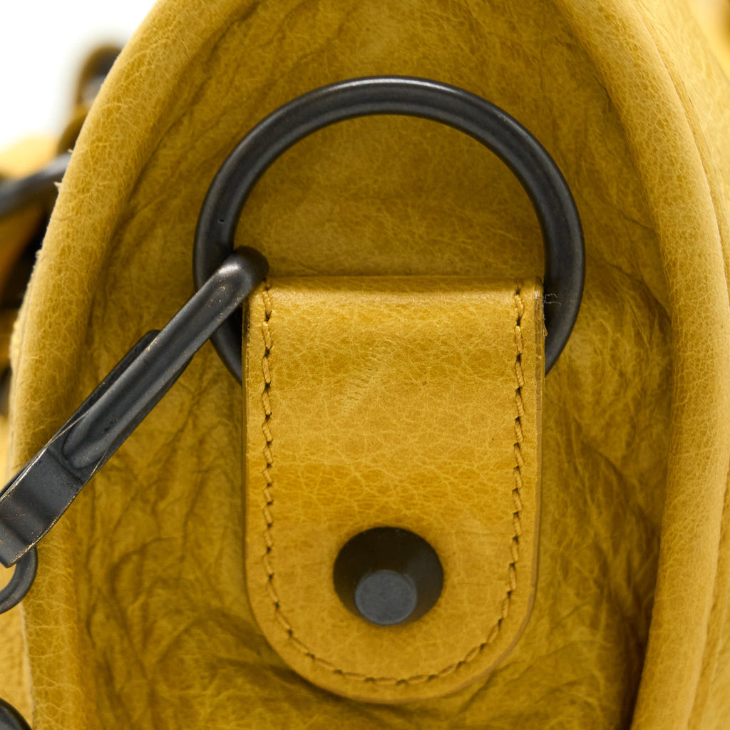 BALENCIAGA CLASSIC CITY BAG LAMBSKIN YELLOW WITH BLACK HARDWARE
