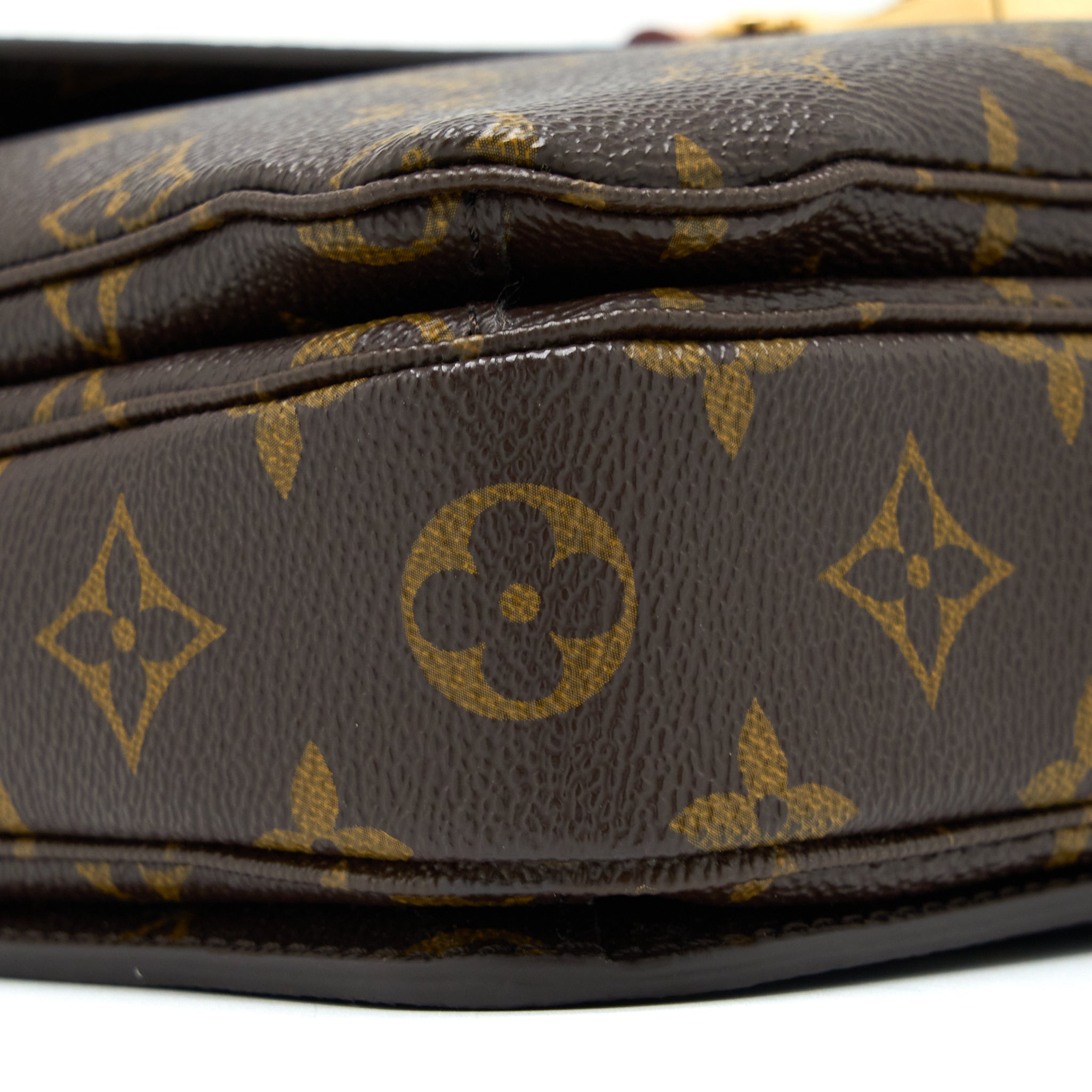 LOUIS VUITTON POCHETTE MÉTIS MONOGRAM CANVAS GHW