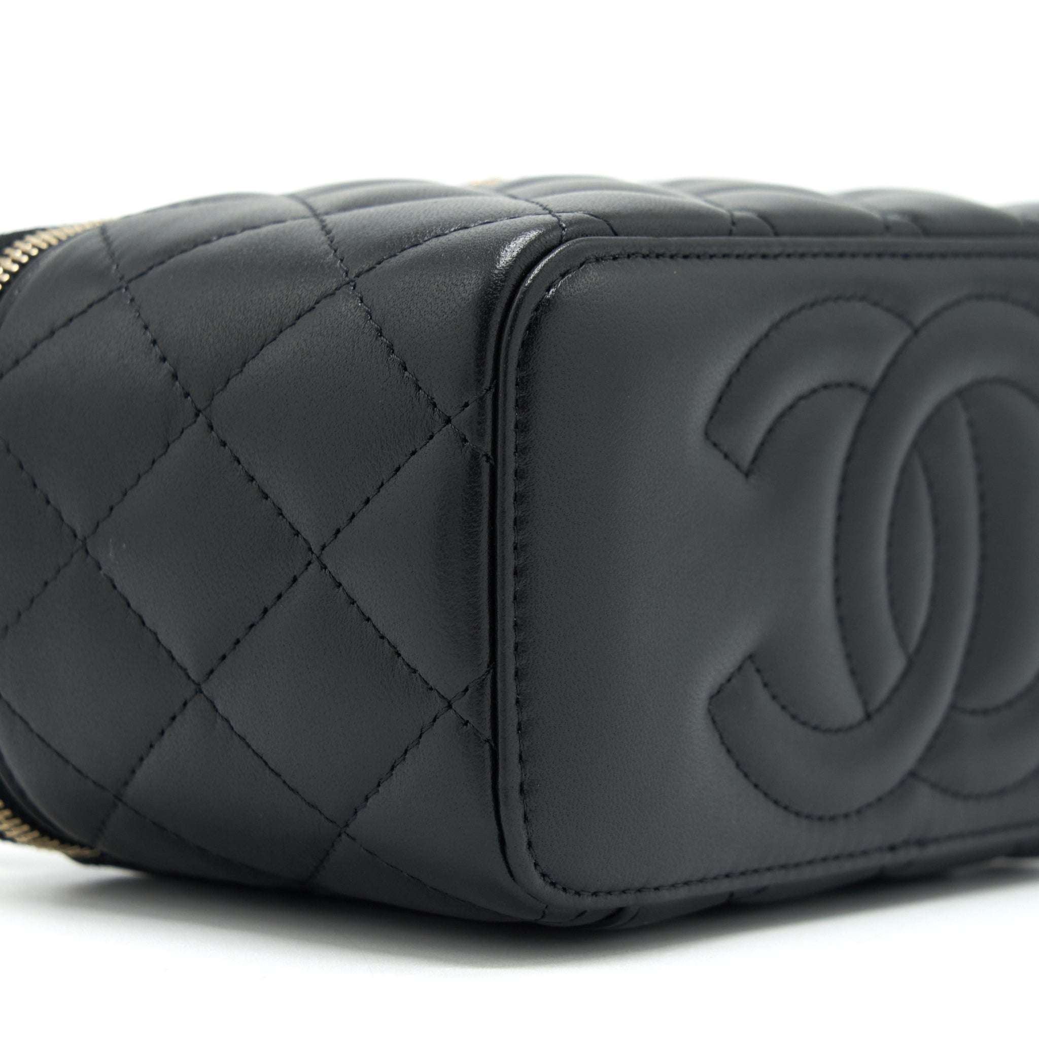CHANEL 22A TOP HANDLE LONG VANITY WITH CHAIN LAMBSKIN BLACK LGHW