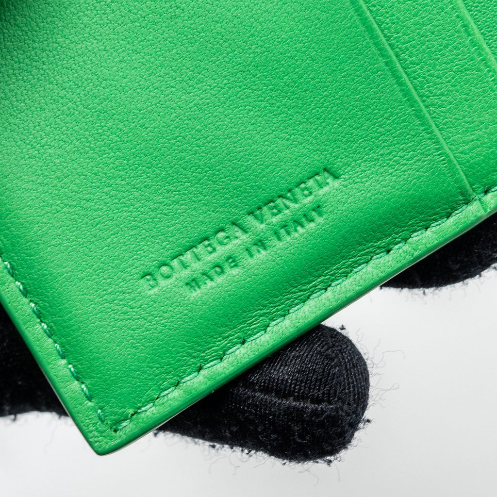BOTTEGA VENETA FOLD WALLET LEATHER GREEN SHW