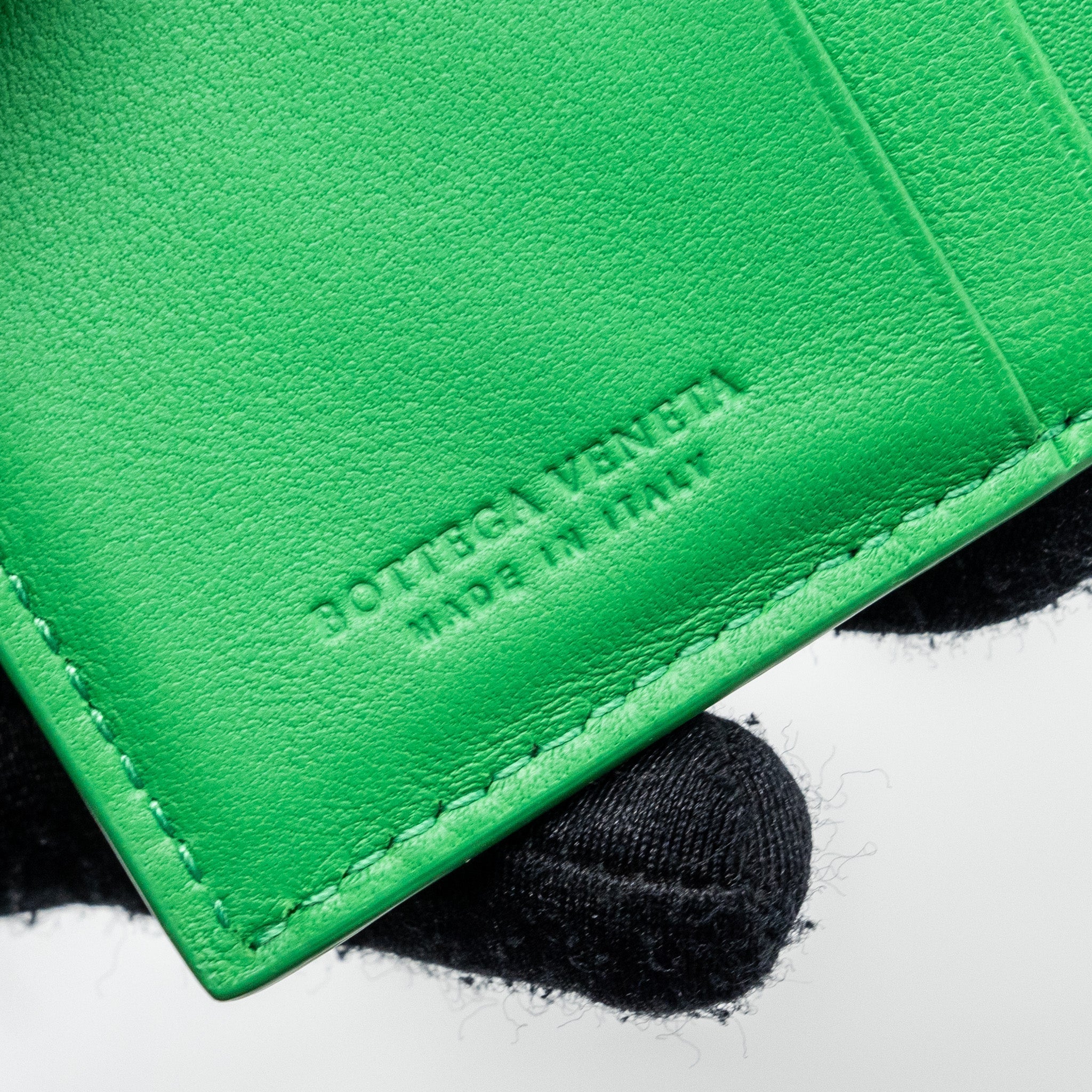 BOTTEGA VENETA FOLD WALLET LEATHER GREEN SHW