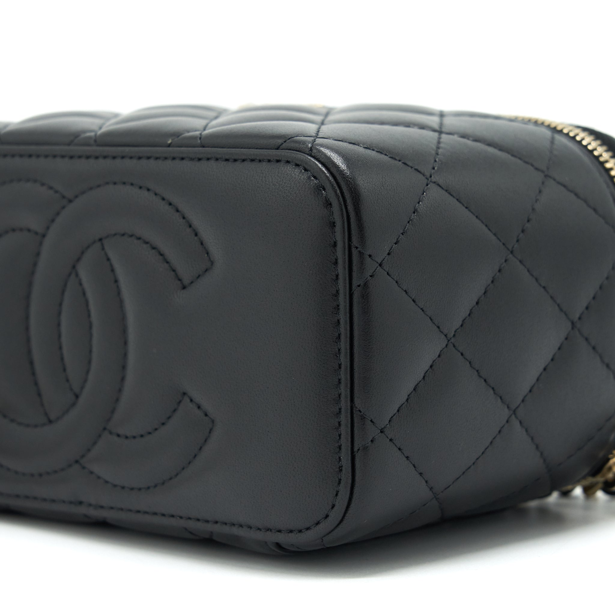 CHANEL 22A TOP HANDLE LONG VANITY WITH CHAIN LAMBSKIN BLACK LGHW