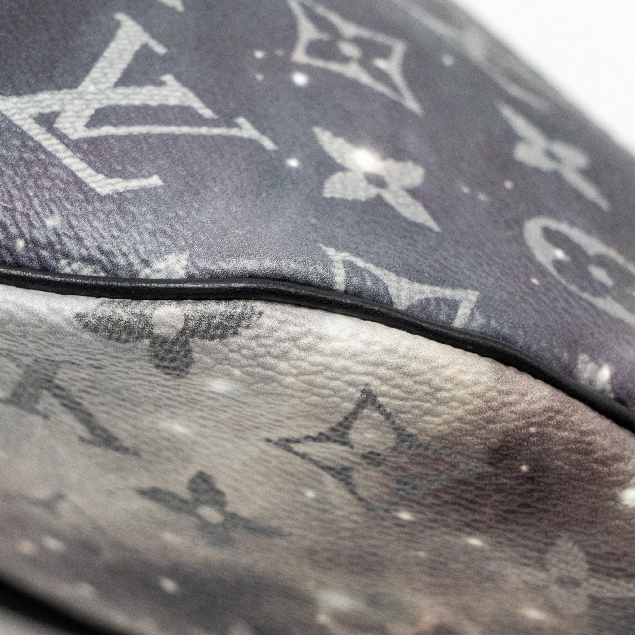 LOUIS VUITTON DISCOVERY BUM BAG MONOGRAM BLACK/ SILVER BLACK HARDWARE