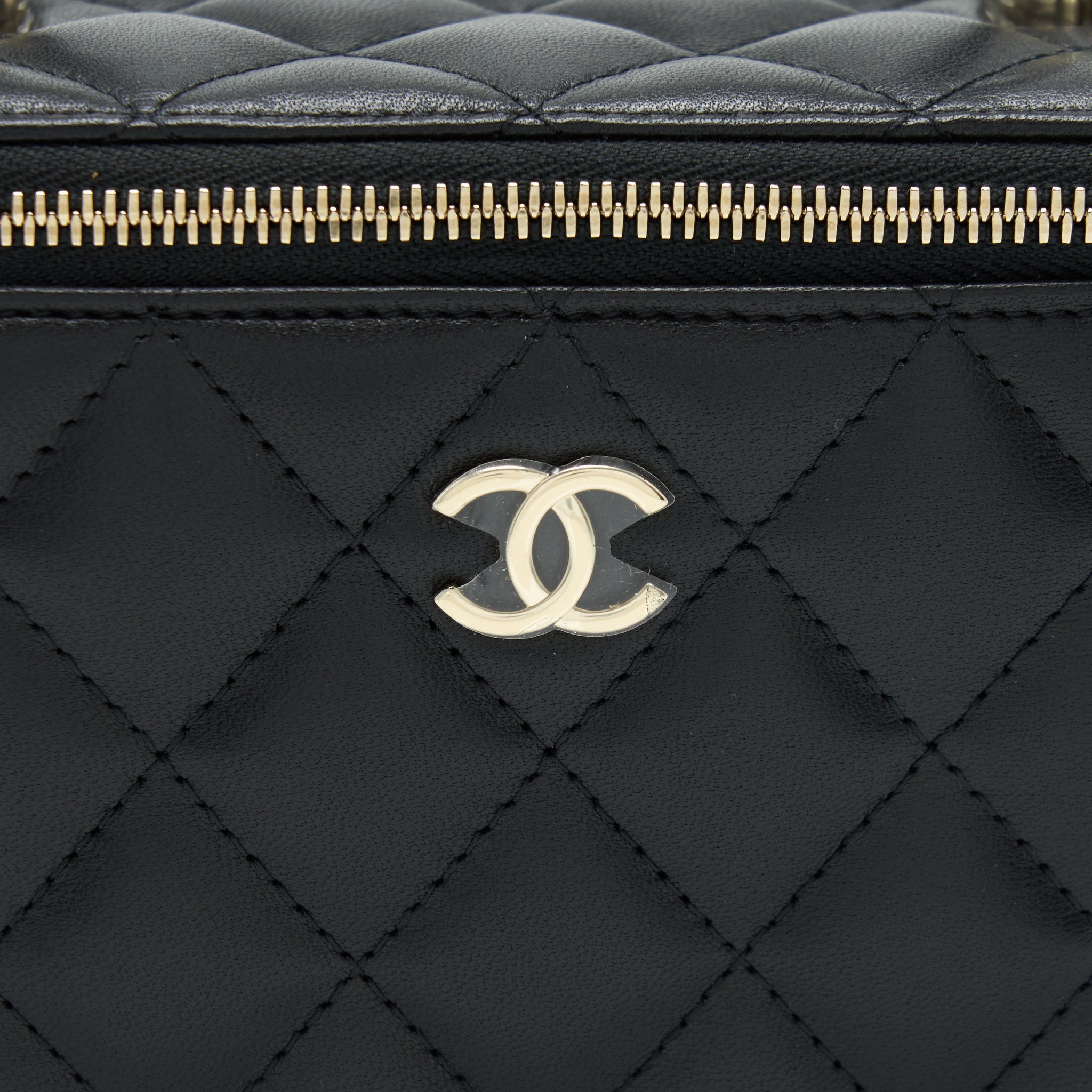 CHANEL 22A TOP HANDLE LONG VANITY WITH CHAIN LAMBSKIN BLACK LGHW
