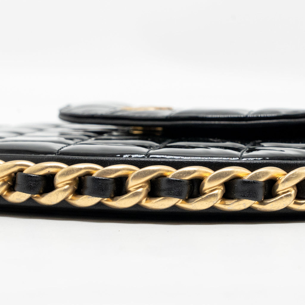 CHANEL ROUND CLUTCH PATENT LEATHER BLACK GHW (MICROCHIP)