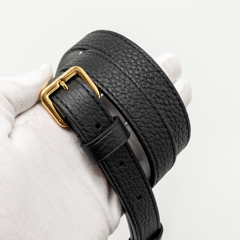 LOUIS VUITTON CAPUCINES MM CALFSKIN BLACK GHW