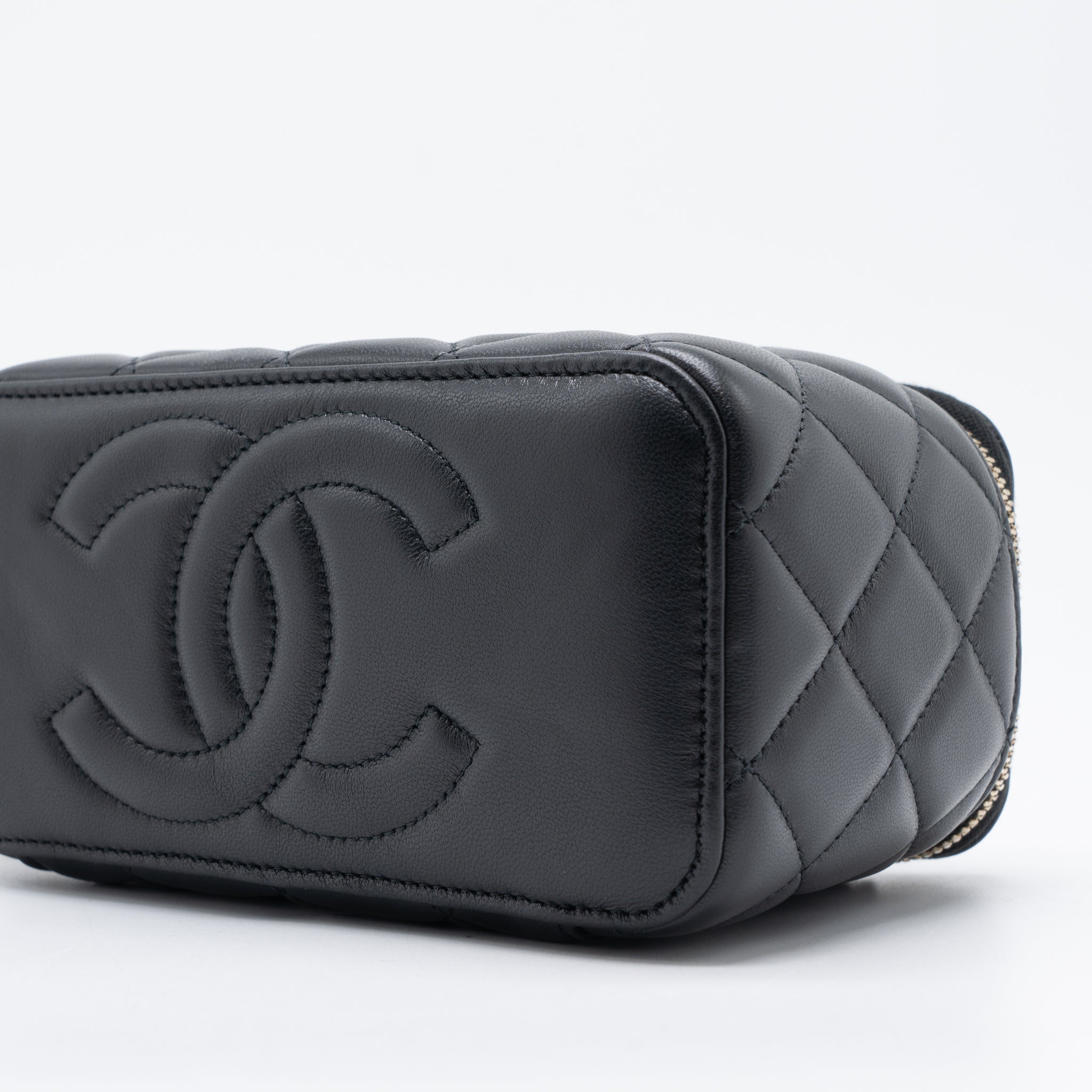 CHANEL 23C PEARL CRUSH LONG VANITY LAMBSKIN BLACK BRUSHED GHW (MICROCHIP)