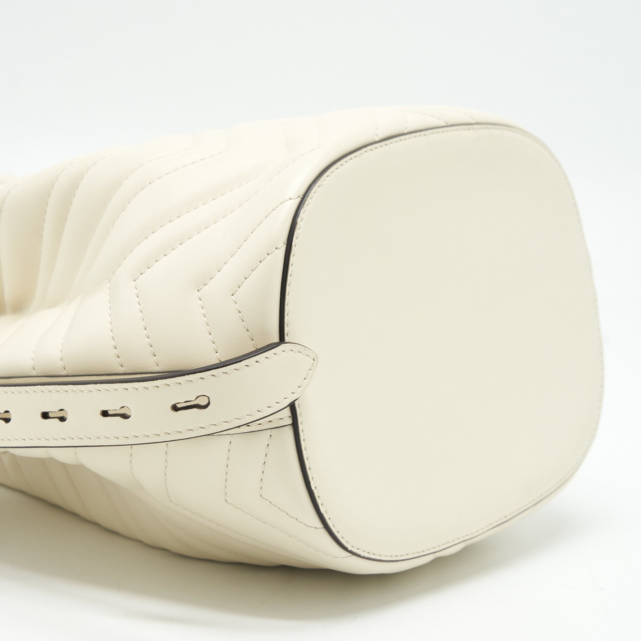 GUCCI BUCKET BAG WHITE GHW