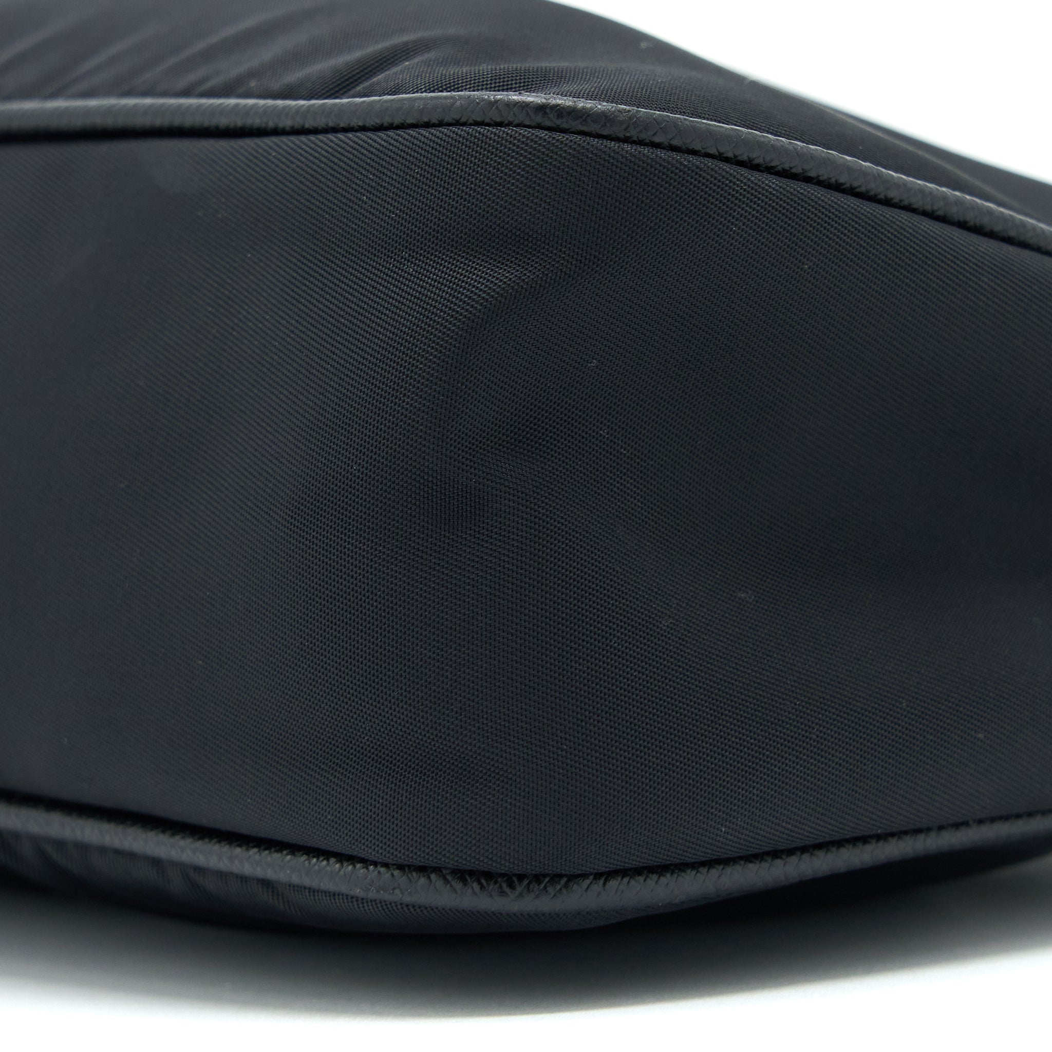 PRADA RE-EDITION 2005 NYLON BAG BLACK SHW