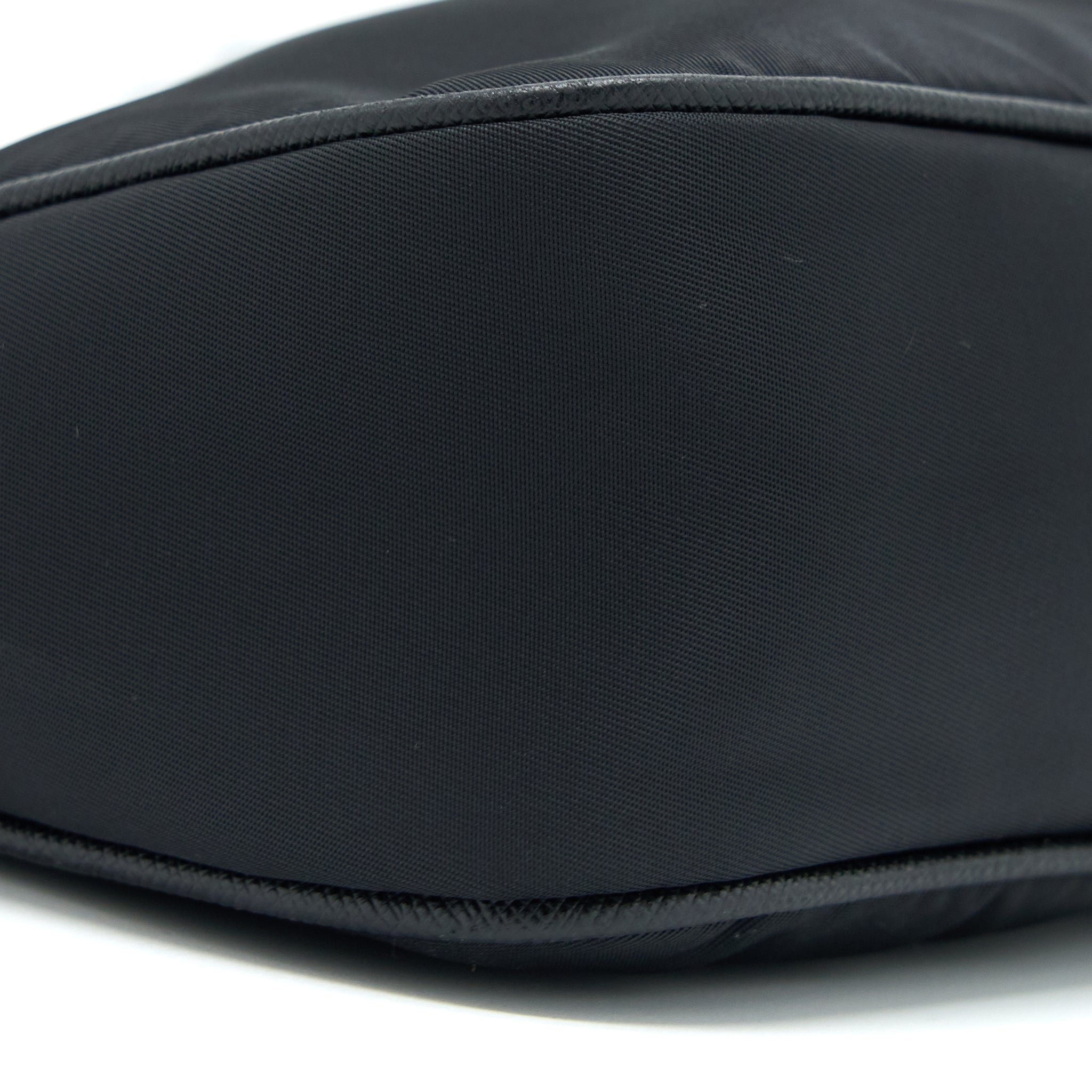 PRADA RE-EDITION 2005 NYLON BAG BLACK SHW