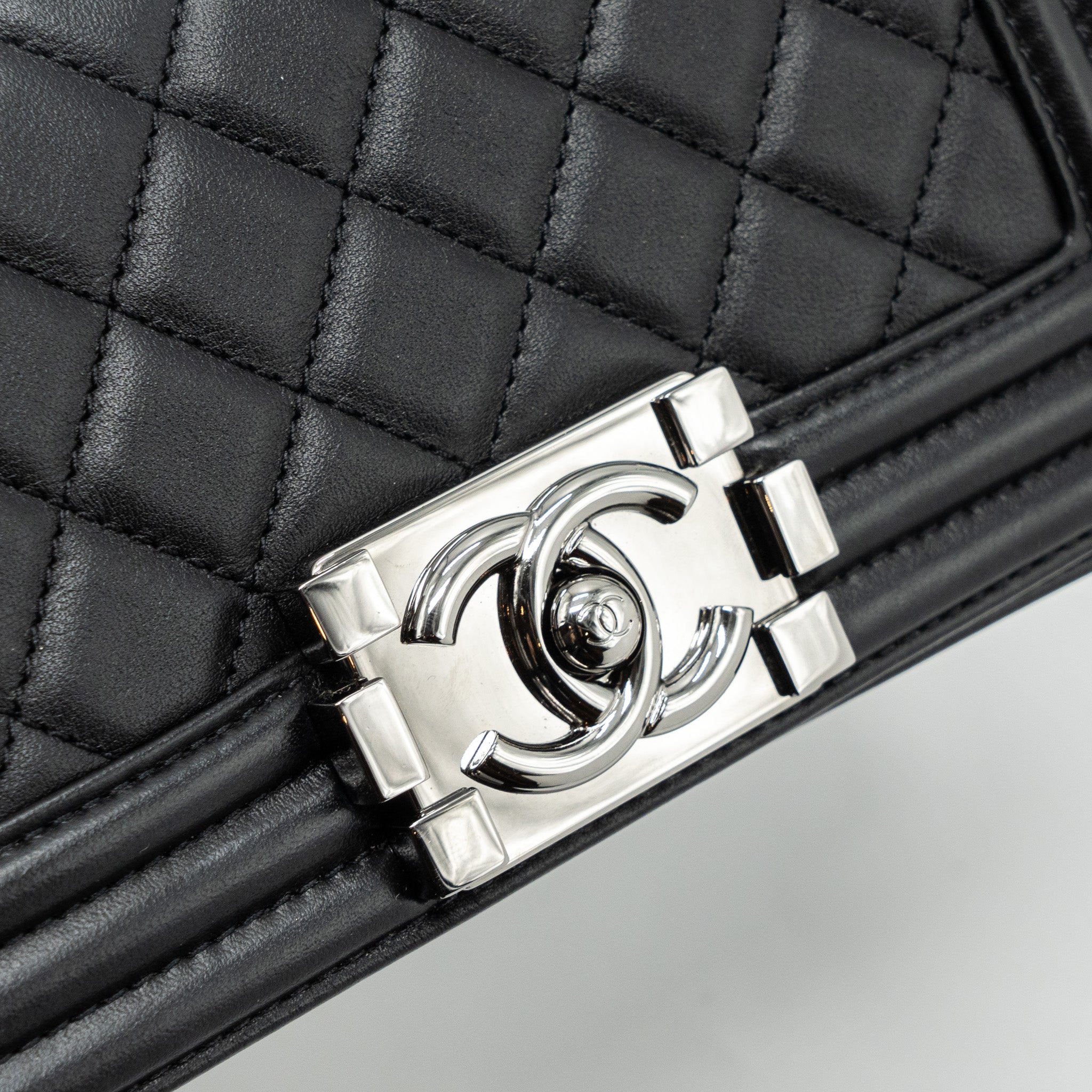 CHANEL SMALL BOY BAG CALFSKIN BLACK SHW (MICROCHIP)