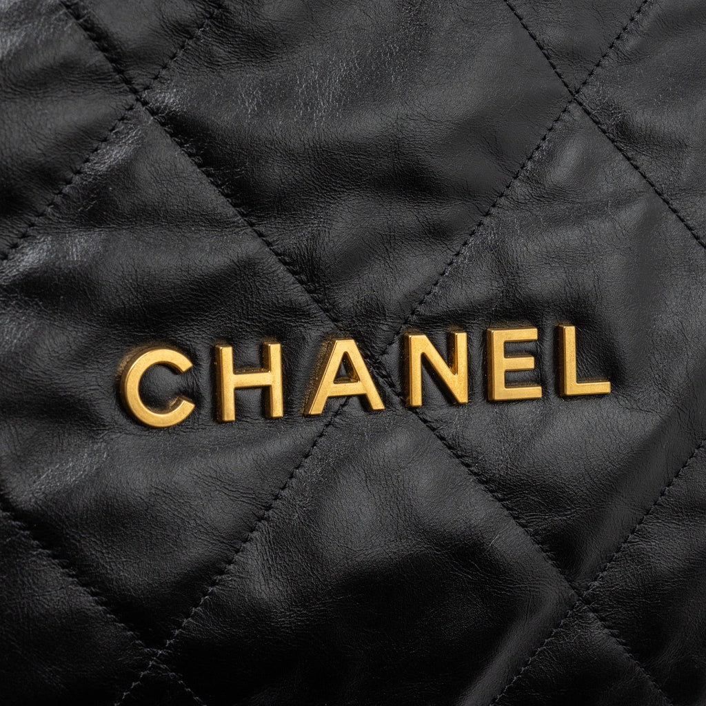 CHANEL MEDIUM 22 BAG GOLD LETTER SHINY CALFSKIN BLACK GHW(MICROCHIP)