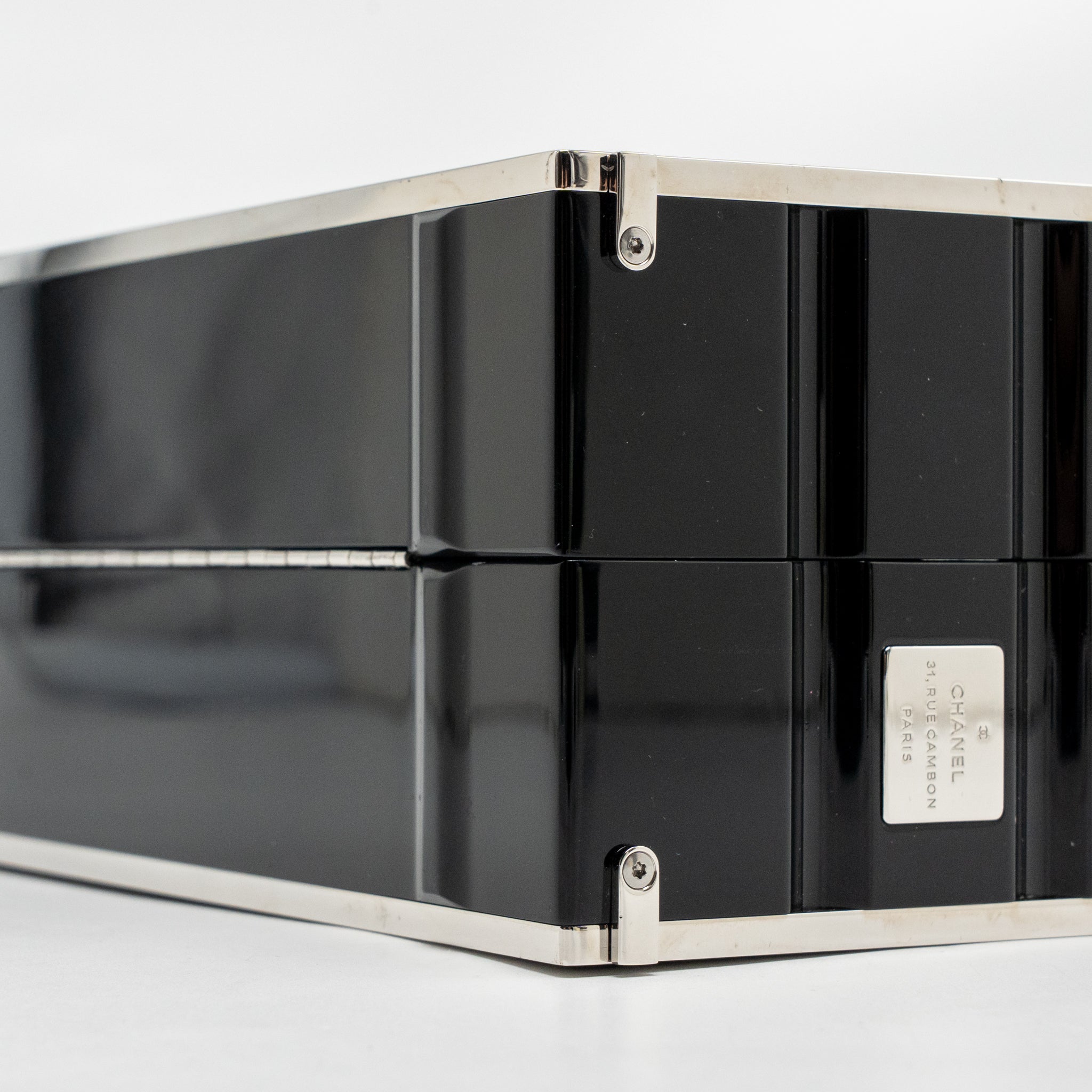 CHANEL 18A PARIS HAMBURG MINAUDIERE SHIPPING CONTAINER EVENING CLUTCH PLEXIGLASS/METAL BLACK SHW