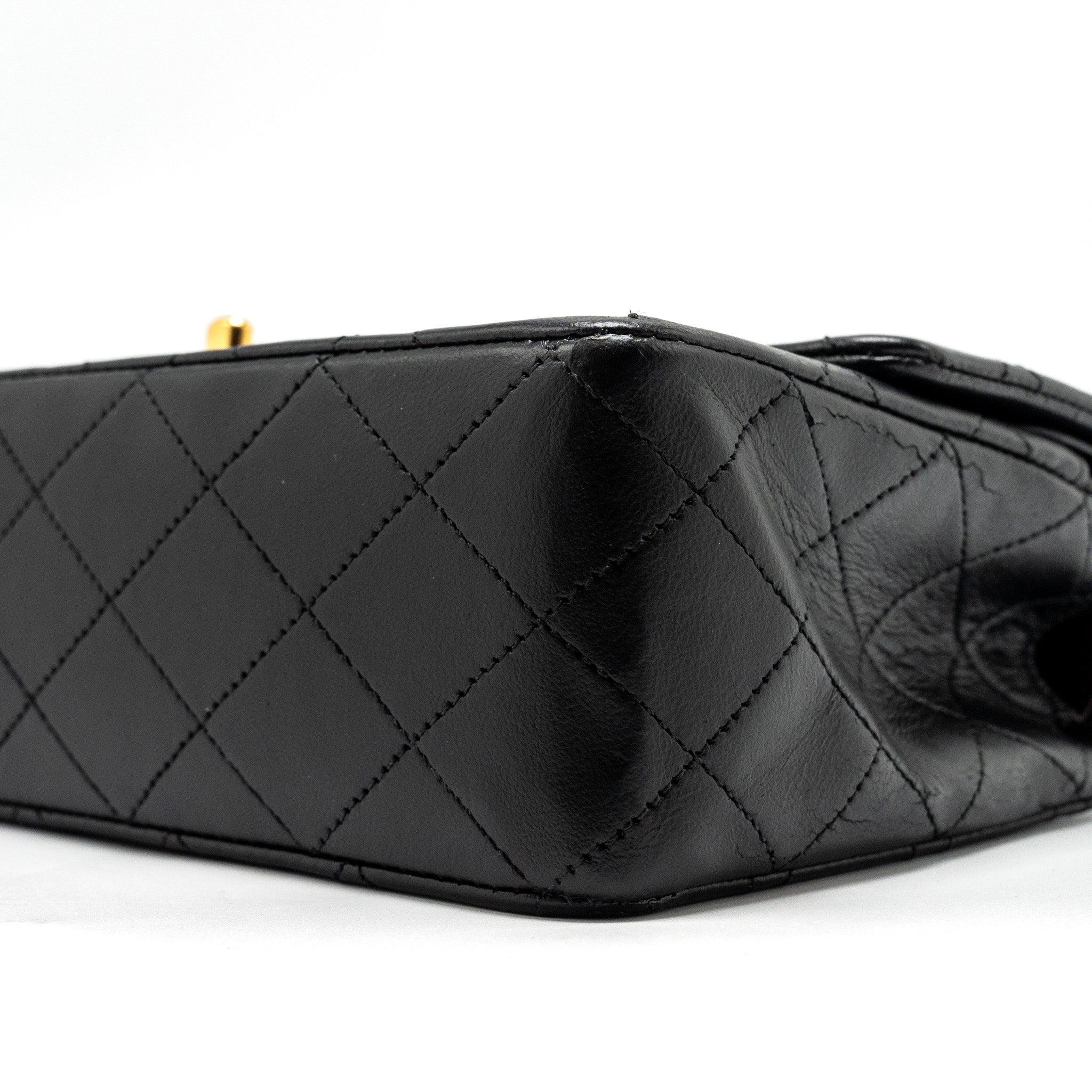 CHANEL VINTAGE MEDIUM CLASSIC DOUBLE FLAP BAG LAMBSKIN BLACK GHW