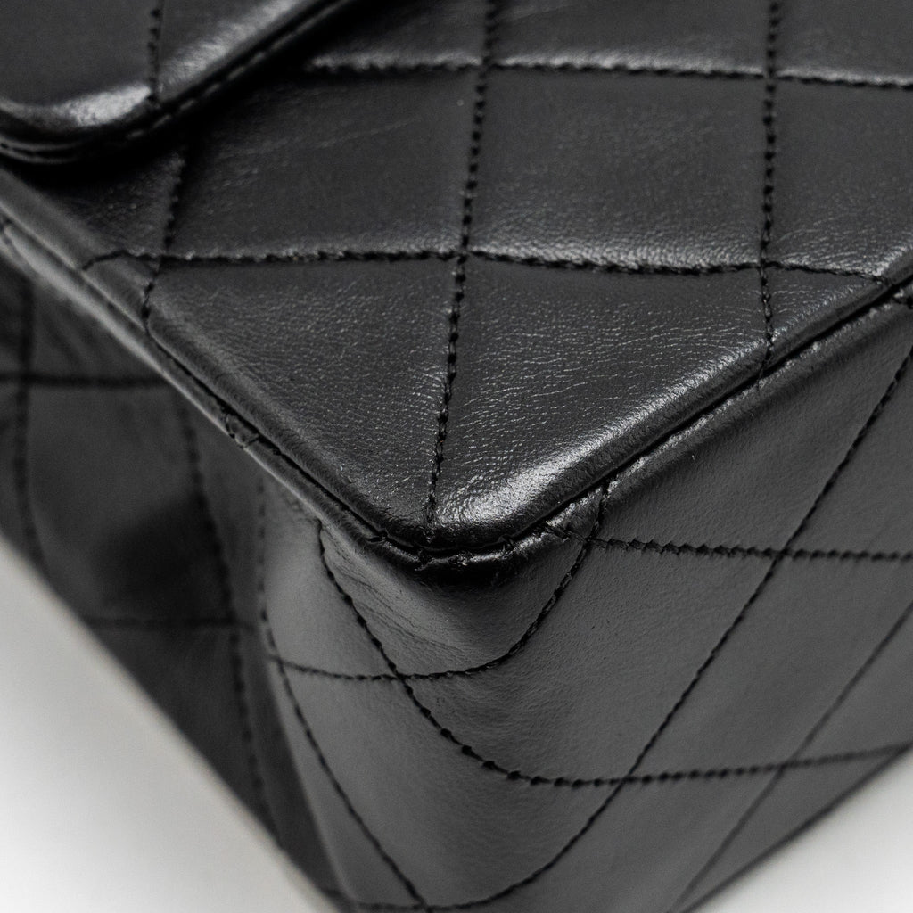 CHANEL VINTAGE MEDIUM CLASSIC DOUBLE FLAP BAG LAMBSKIN BLACK GHW