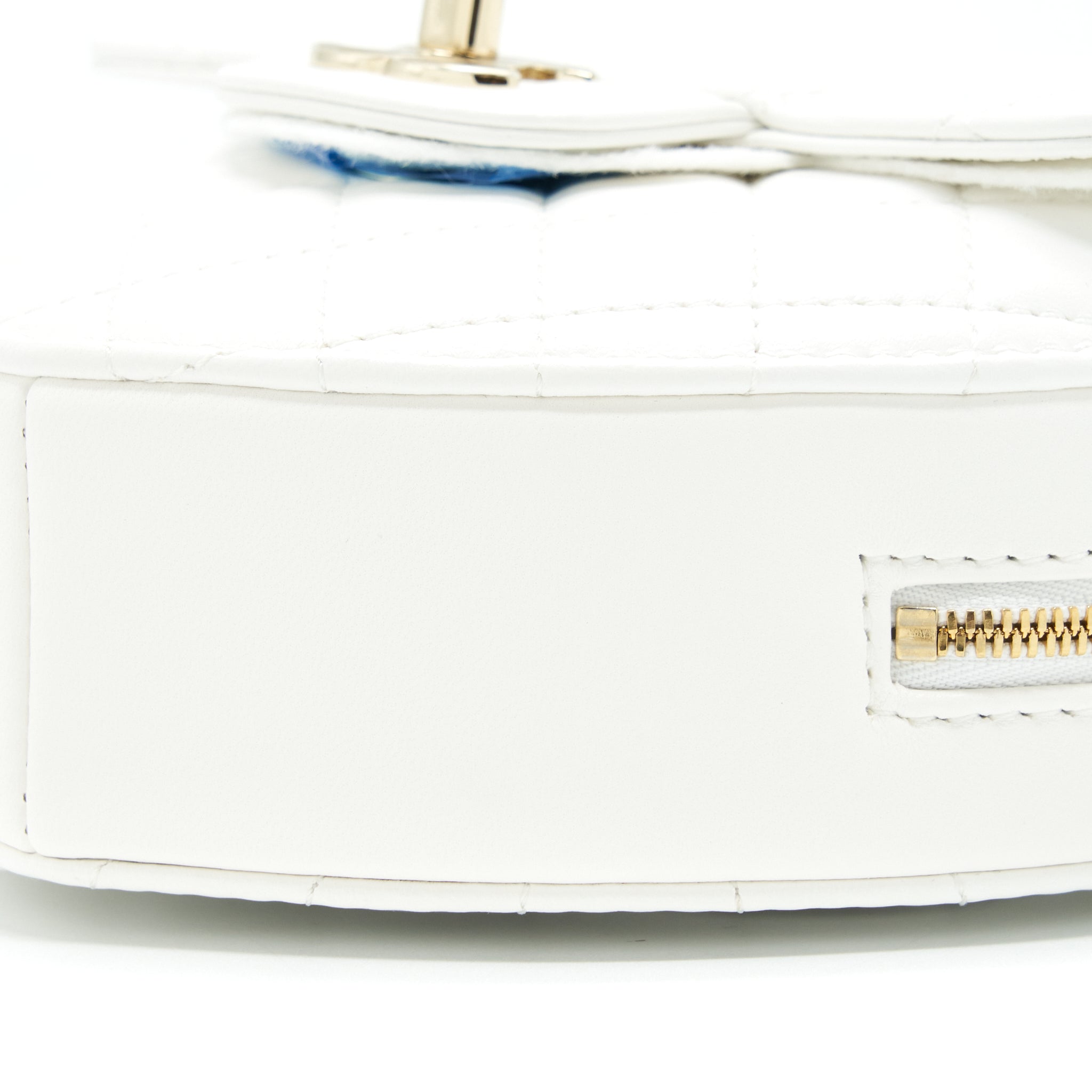 CHANEL 22S HEART BAG LAMBSKIN WHITE LGHW (MICROCHIP)