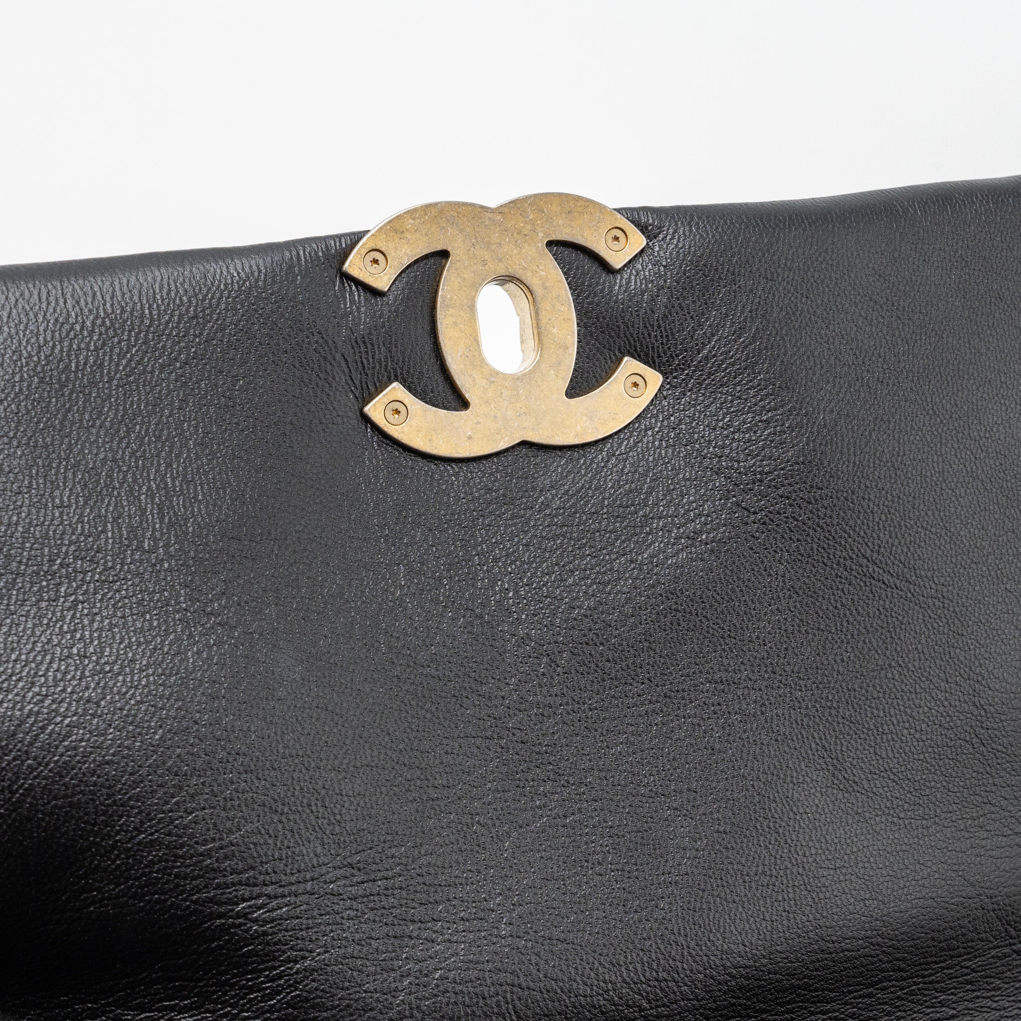 CHANEL MEDIUM 19 BAG GOATSKIN BLACK MULTICOLOUR HARDWARE
