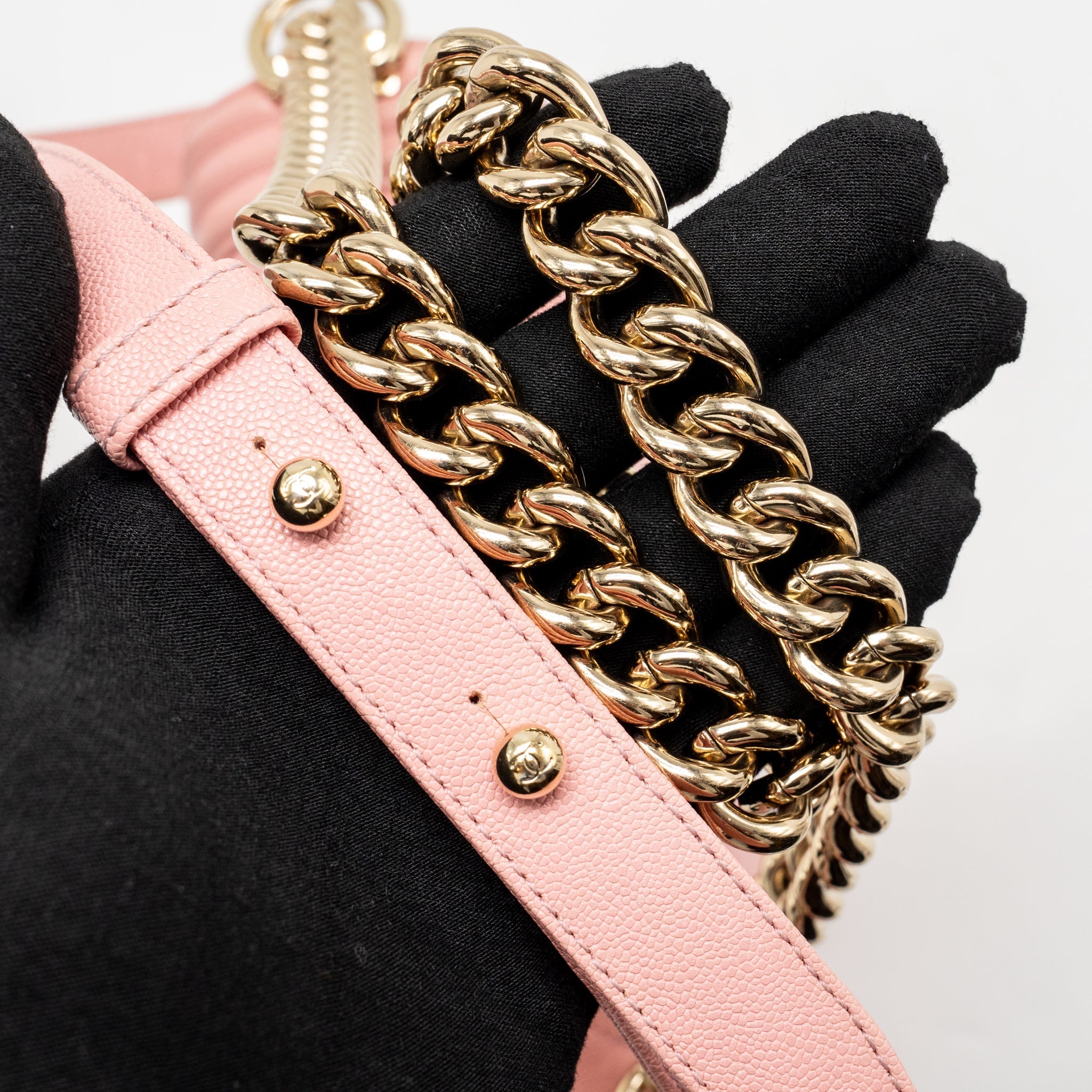 CHANEL MEDIUM BOY BAG GRAINED CALFSKIN PINK LGHW