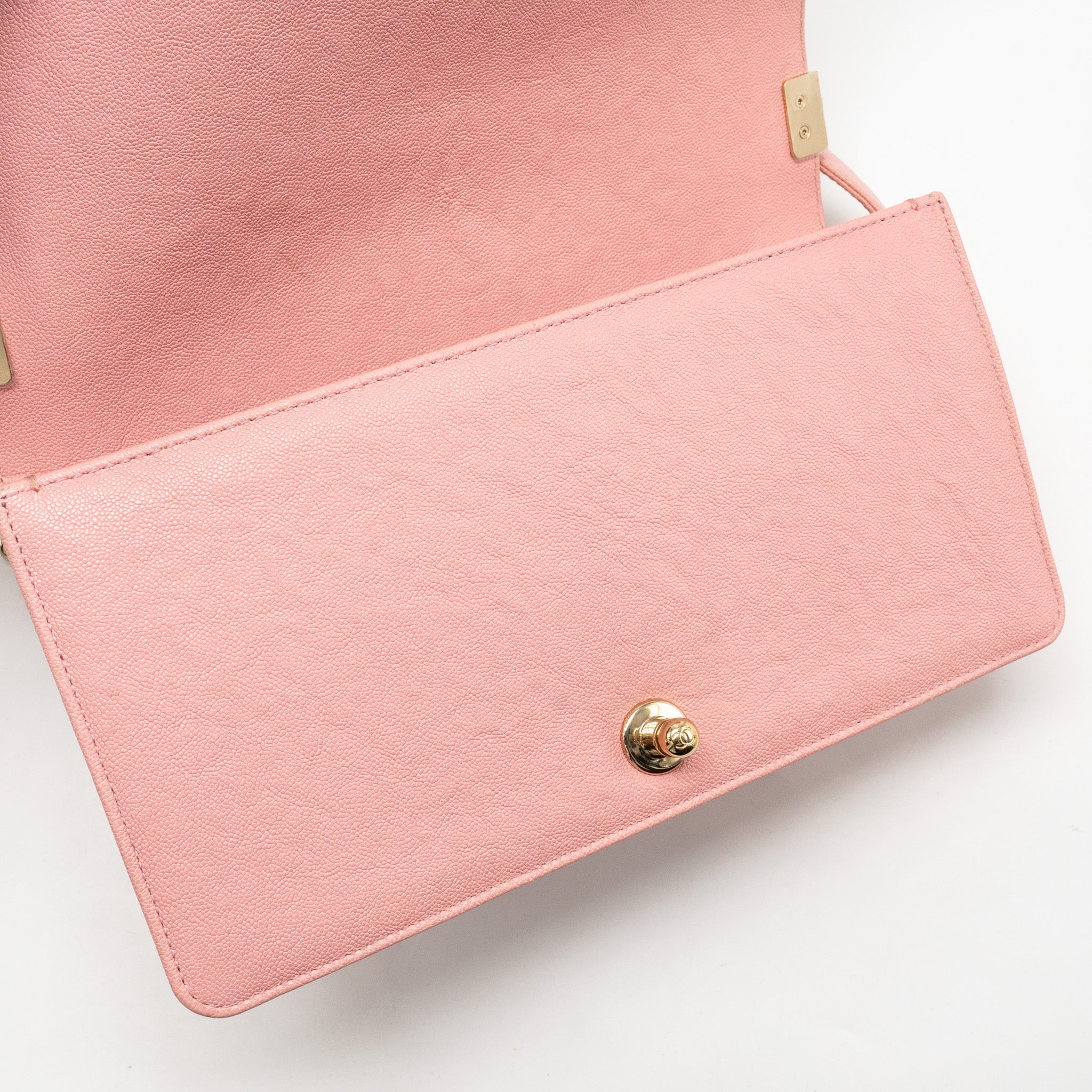 CHANEL MEDIUM BOY BAG GRAINED CALFSKIN PINK LGHW