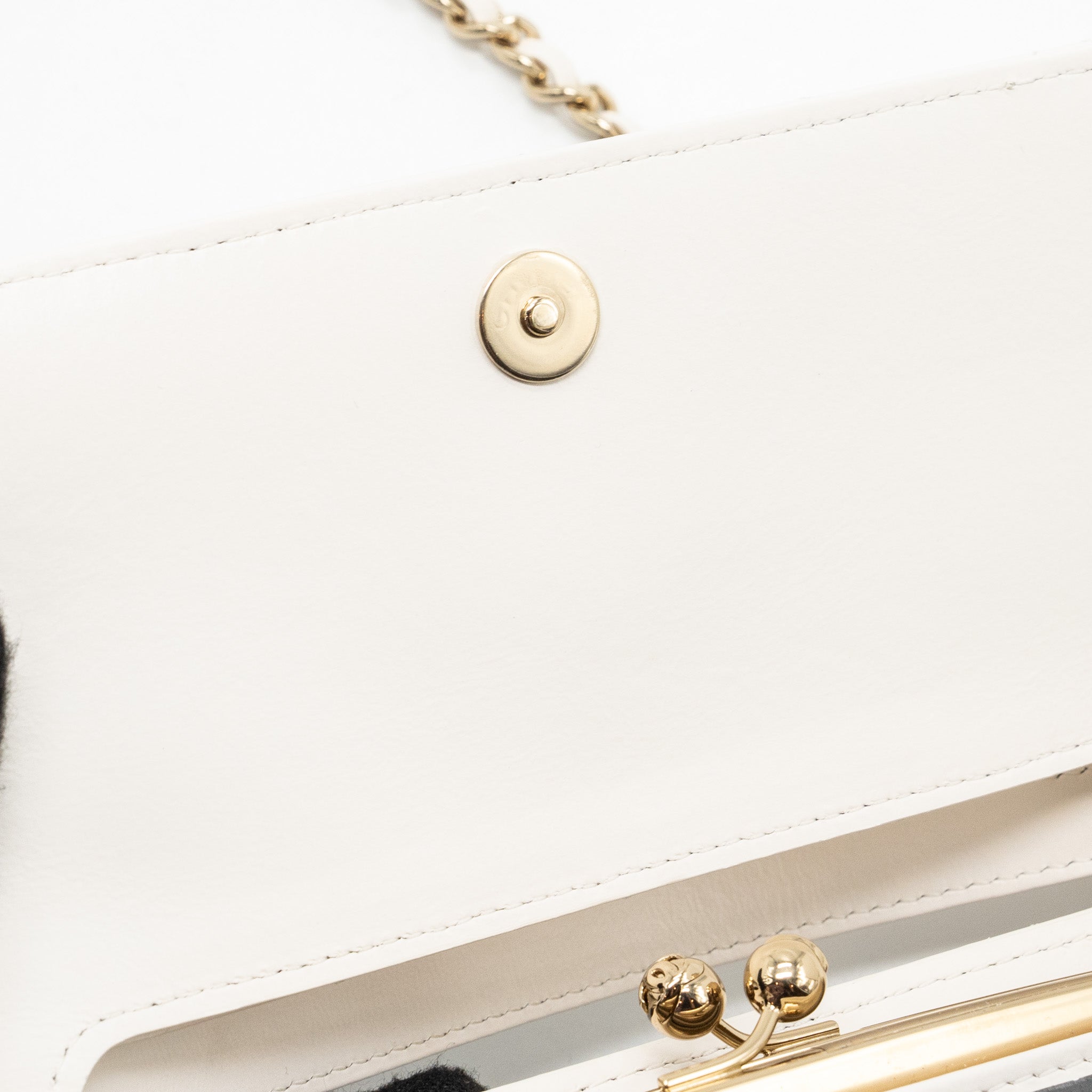 CHANEL TOP HANDLE FLAP WALLET WITH CHAIN LAMBSKIN WHITE LGHW (MICROCHIP)