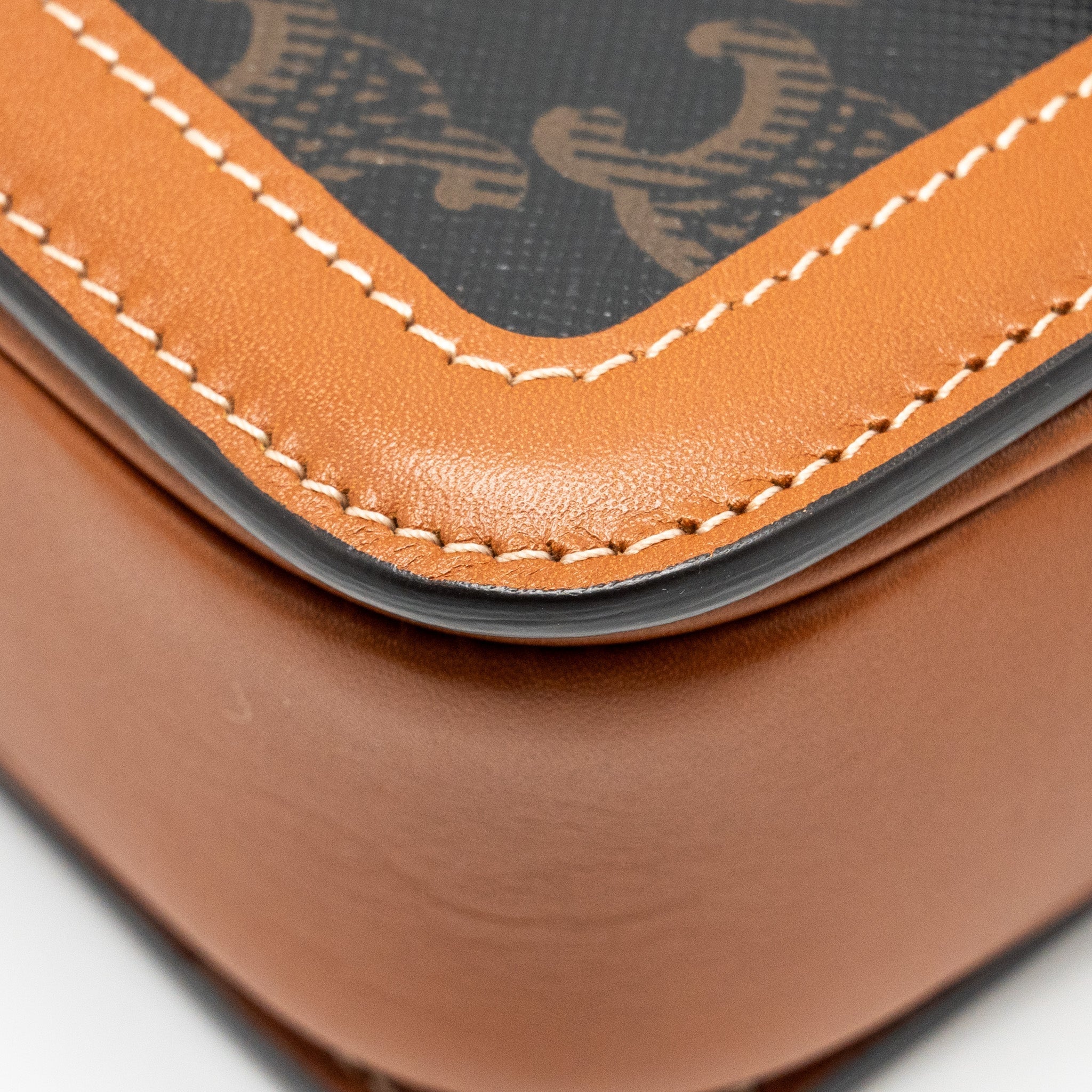 CELINE TEEN TRIOMPHE BAG IN TRIOMPHE CANVAS / CALFSKIN BROWN / MULTICOLOUR GHW