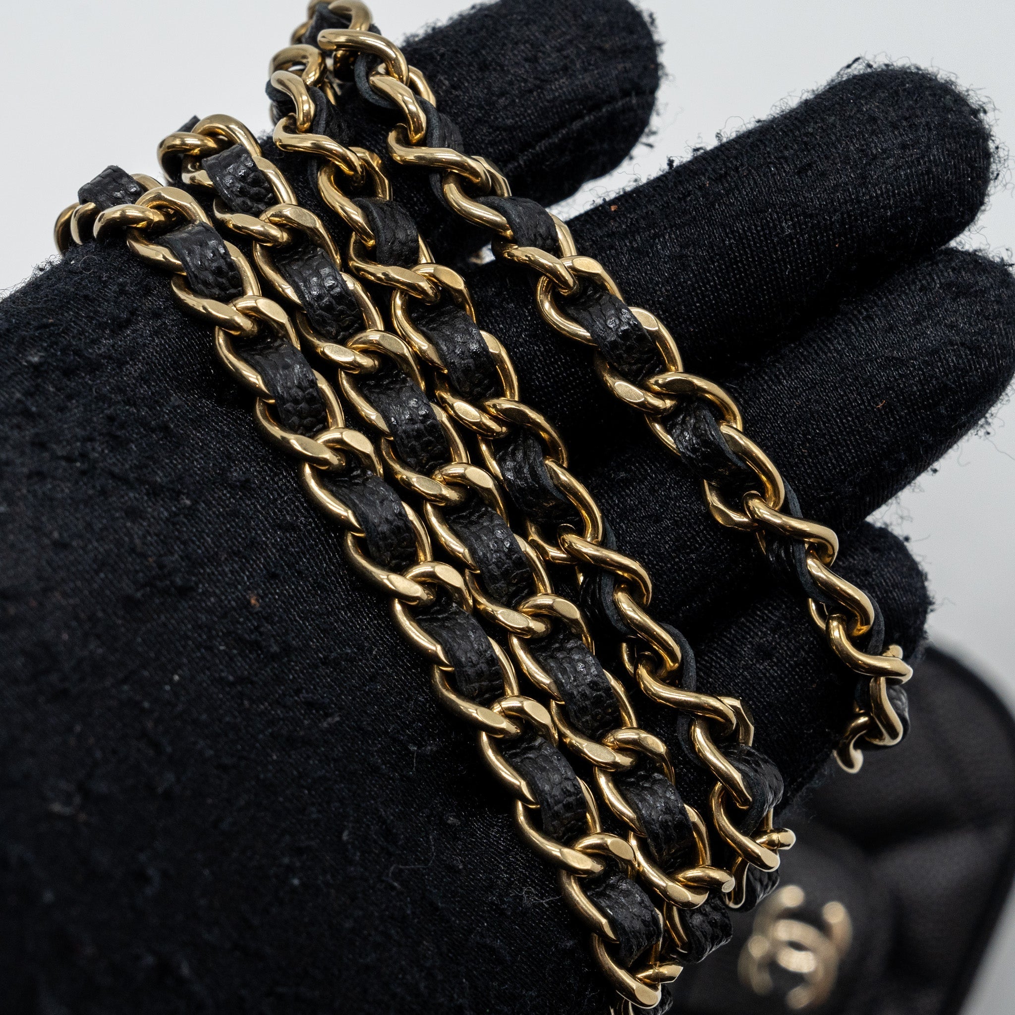 CHANEL MINI CLUTCH WITH CHAIN CAVIAR BLACK LGHW (MICROCHIP)