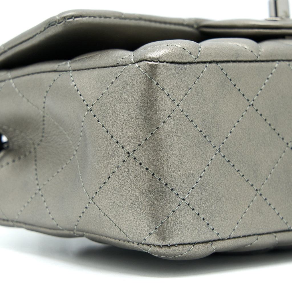 CHANEL 21B MINI RECTANGULAR FLAP BAG CALFSKIN METALLIC SILVER WITH SHINY RUTHENIUM HARDWARE (MICROCHIP)