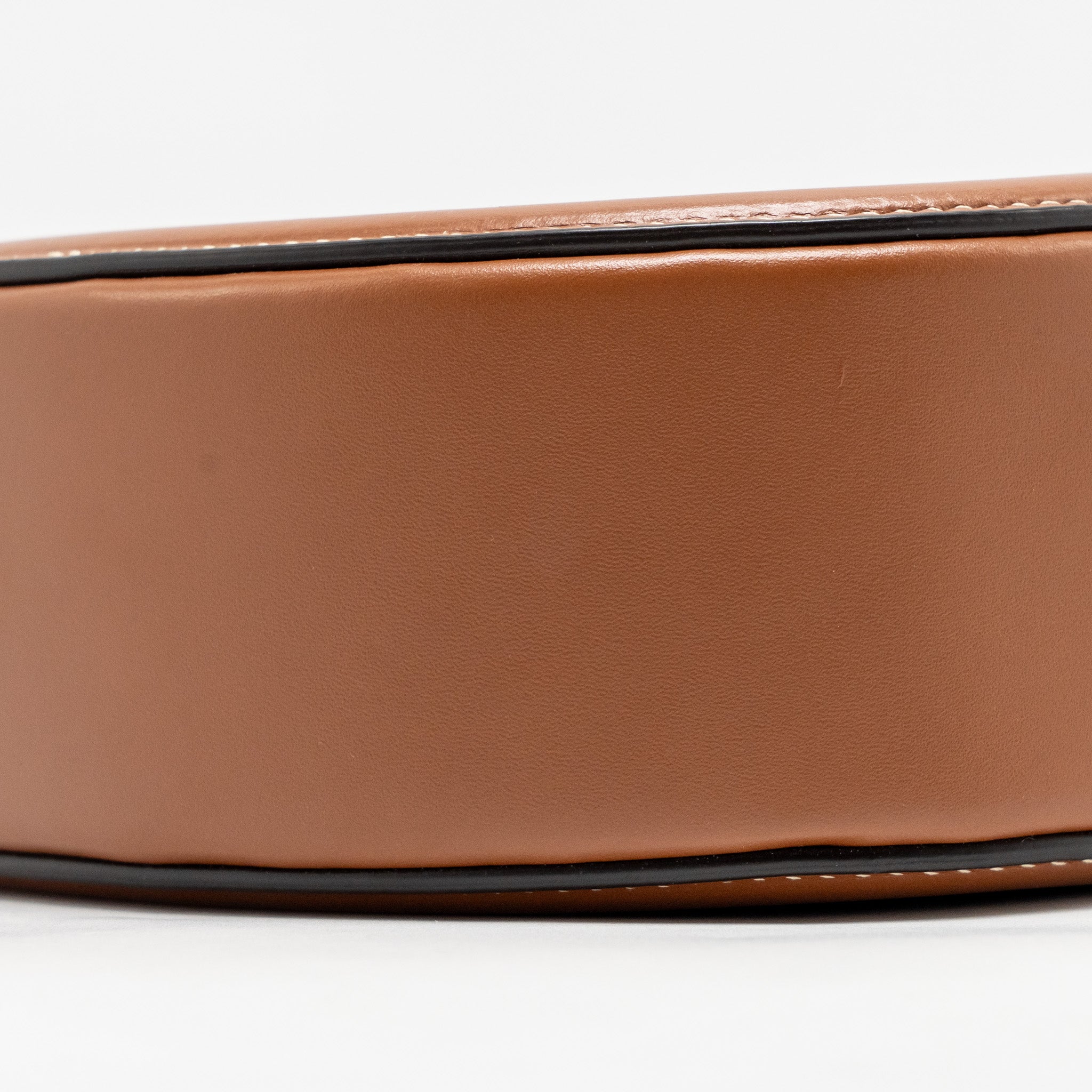 CELINE OVAL BAG TRIOMPHE SMOOTH CALFSKIN TAN GHW
