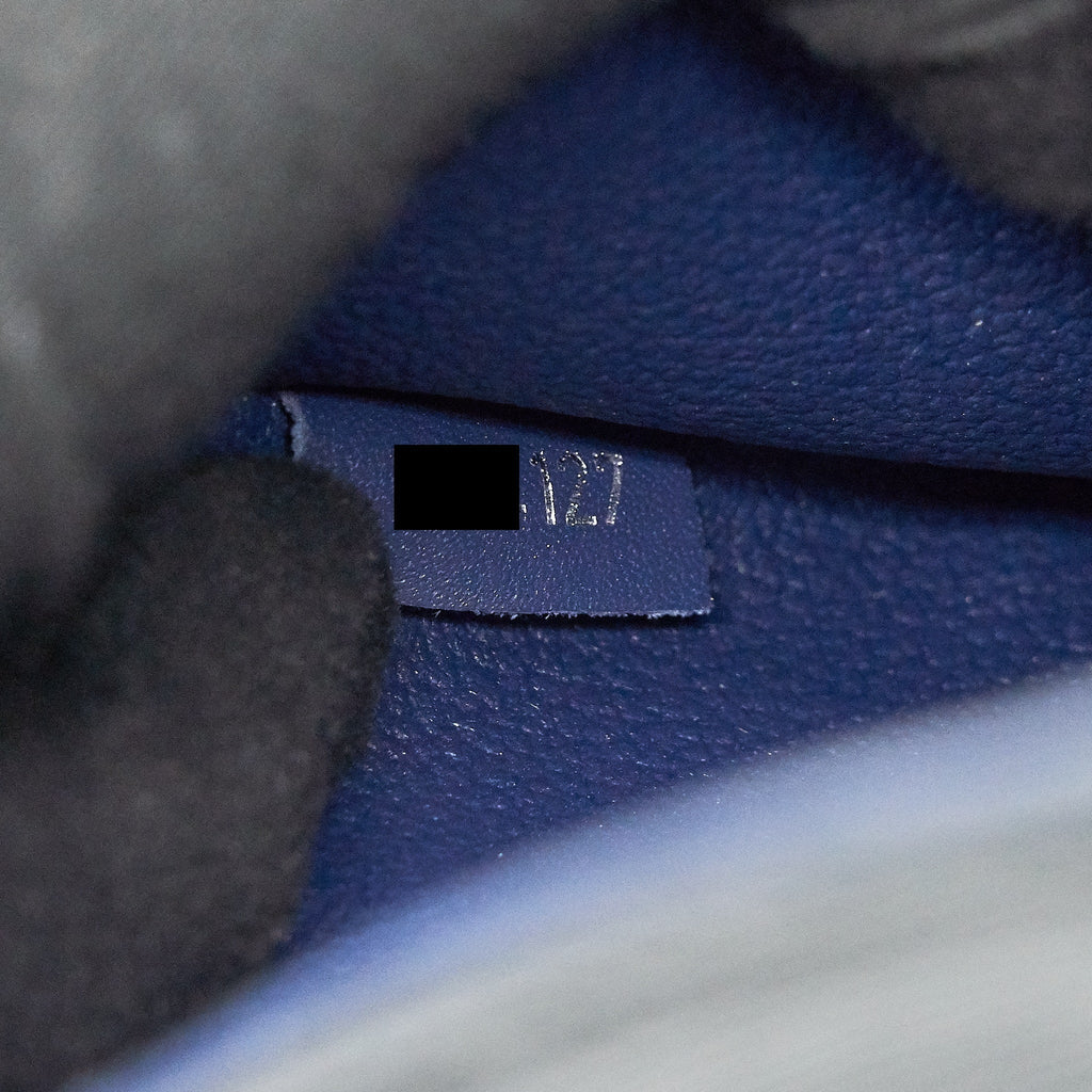 LOUIS VUITTON TOILETRY EPI NAVY