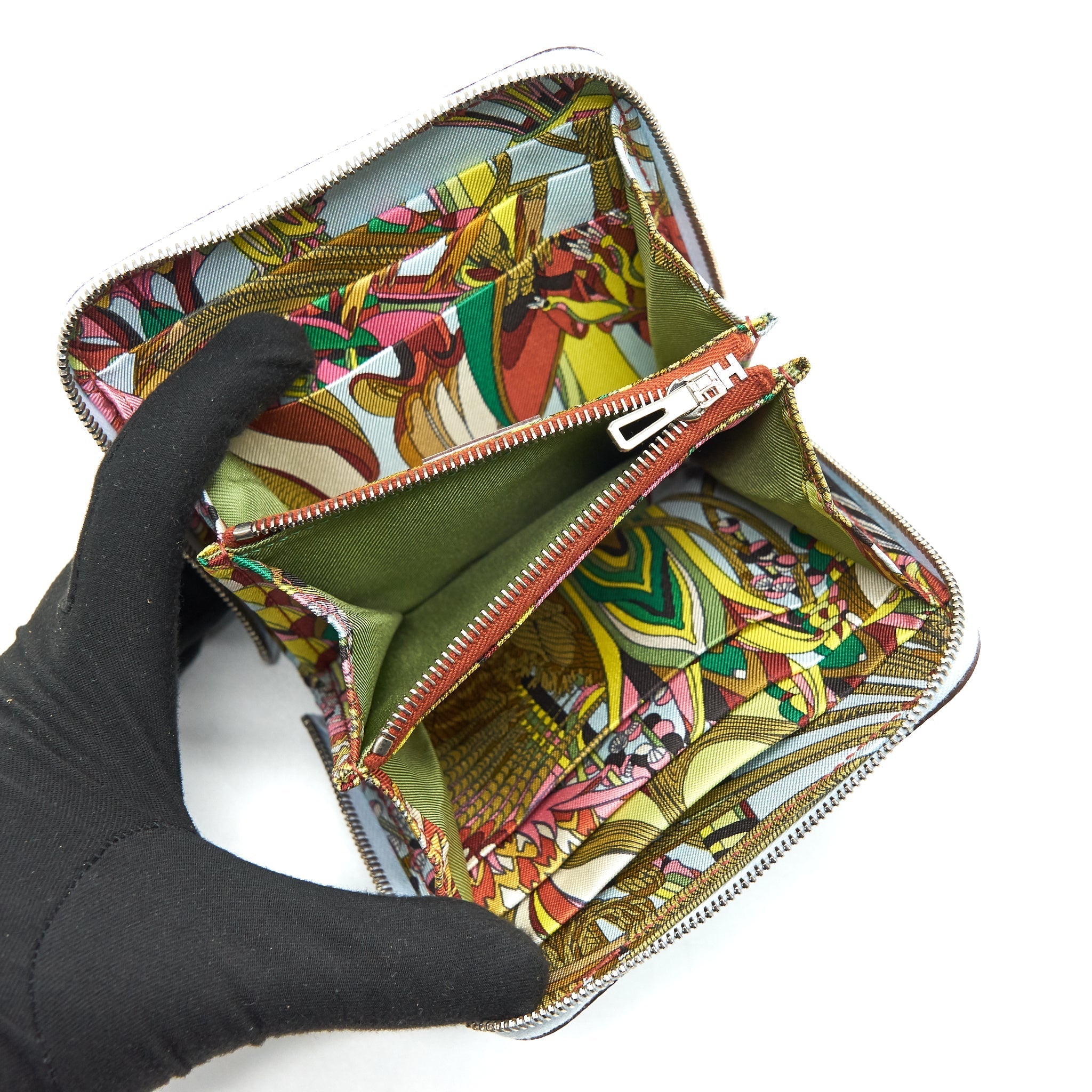 HERMES SILK IN COMPACT WALLET