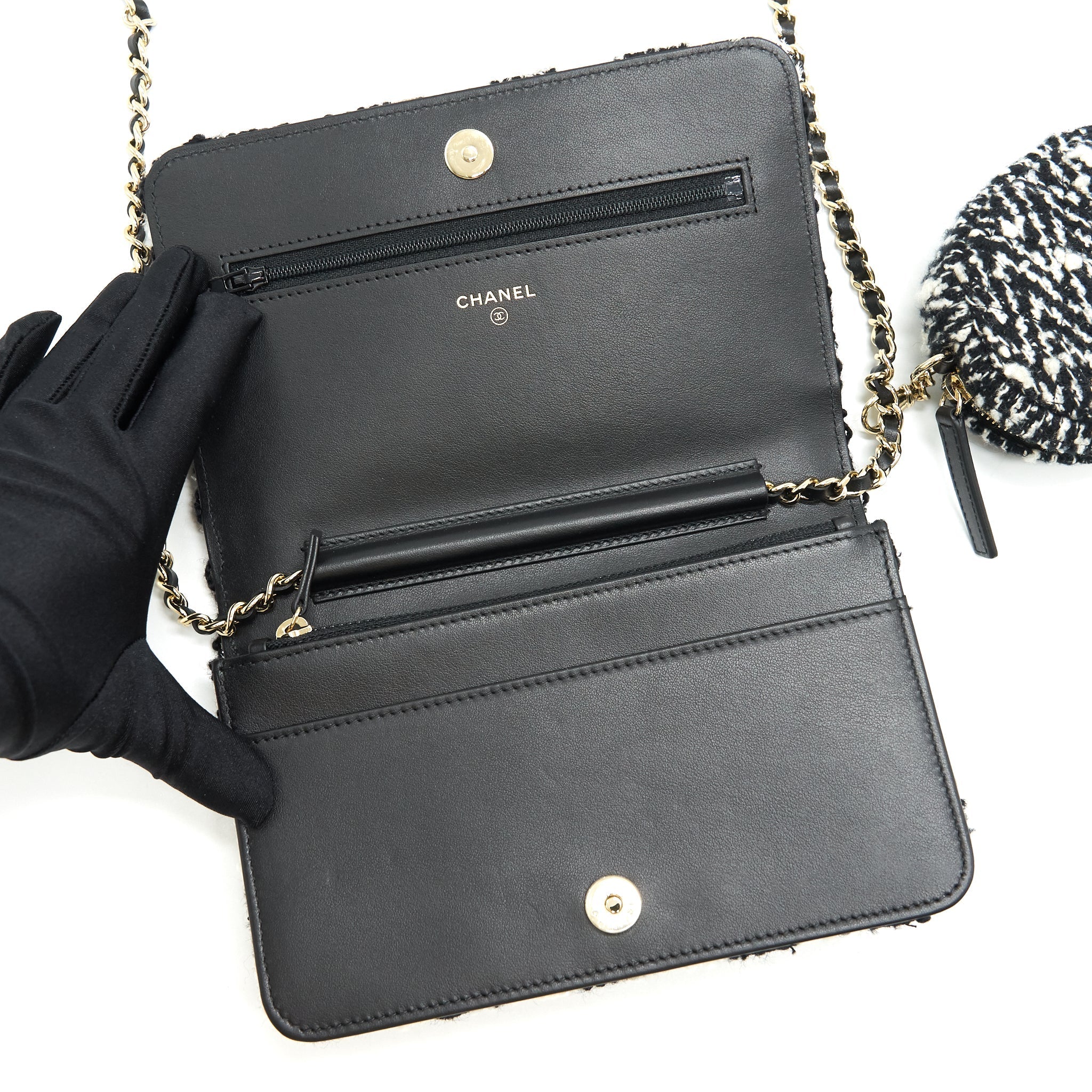 CHANEL HOUNDSTOOTH TWEED WALLET ON CHAIN BLACK/ WHITE