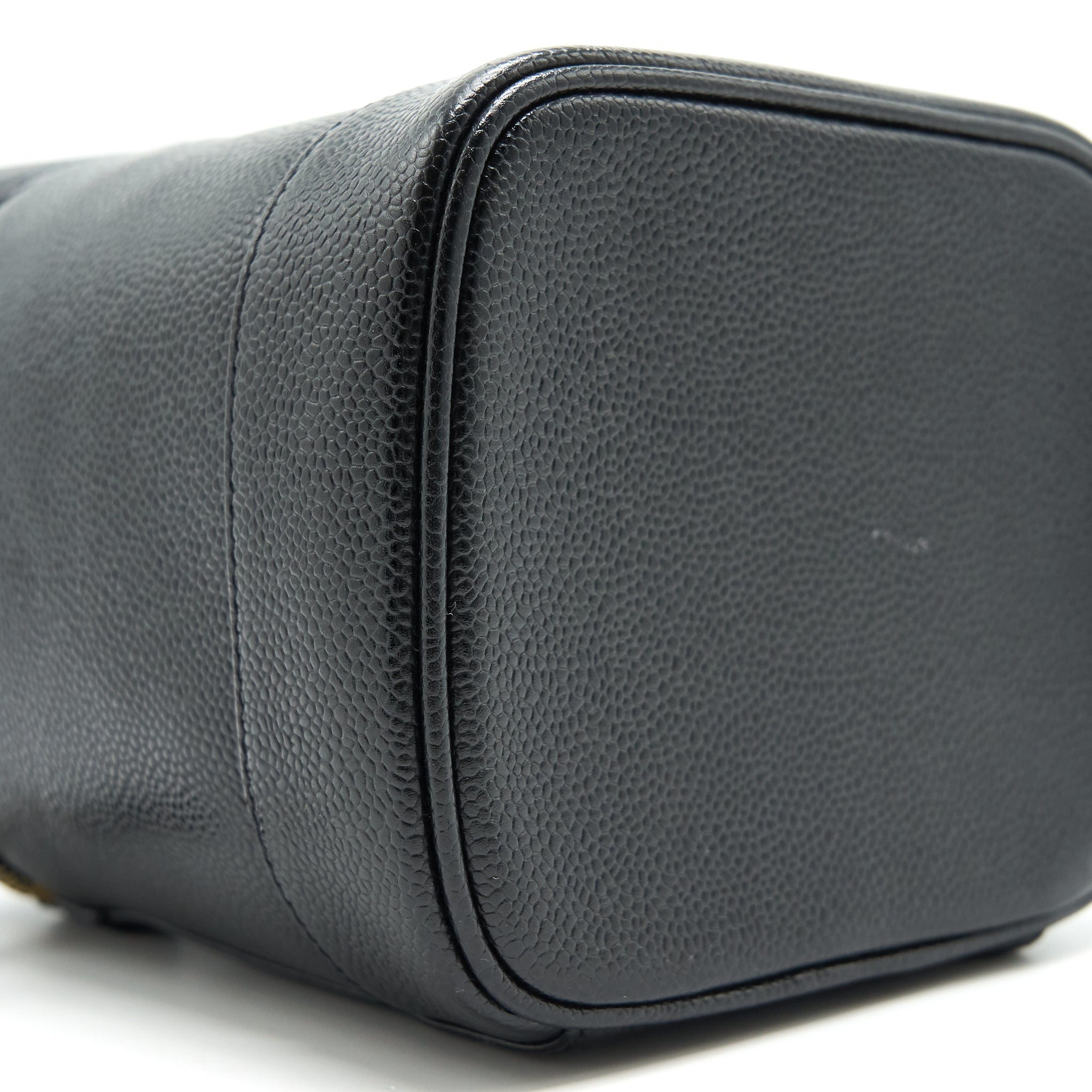 CHANEL VINTAGE VANITY CASE CAVIAR BLACK GHW