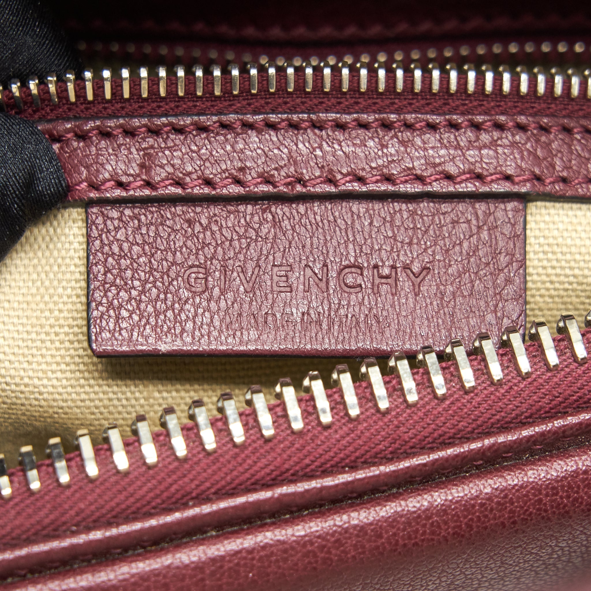 GIVENCHY ANTIGONA MEDIUM BURGUNDY TRAINED LEATHER HANDBAG