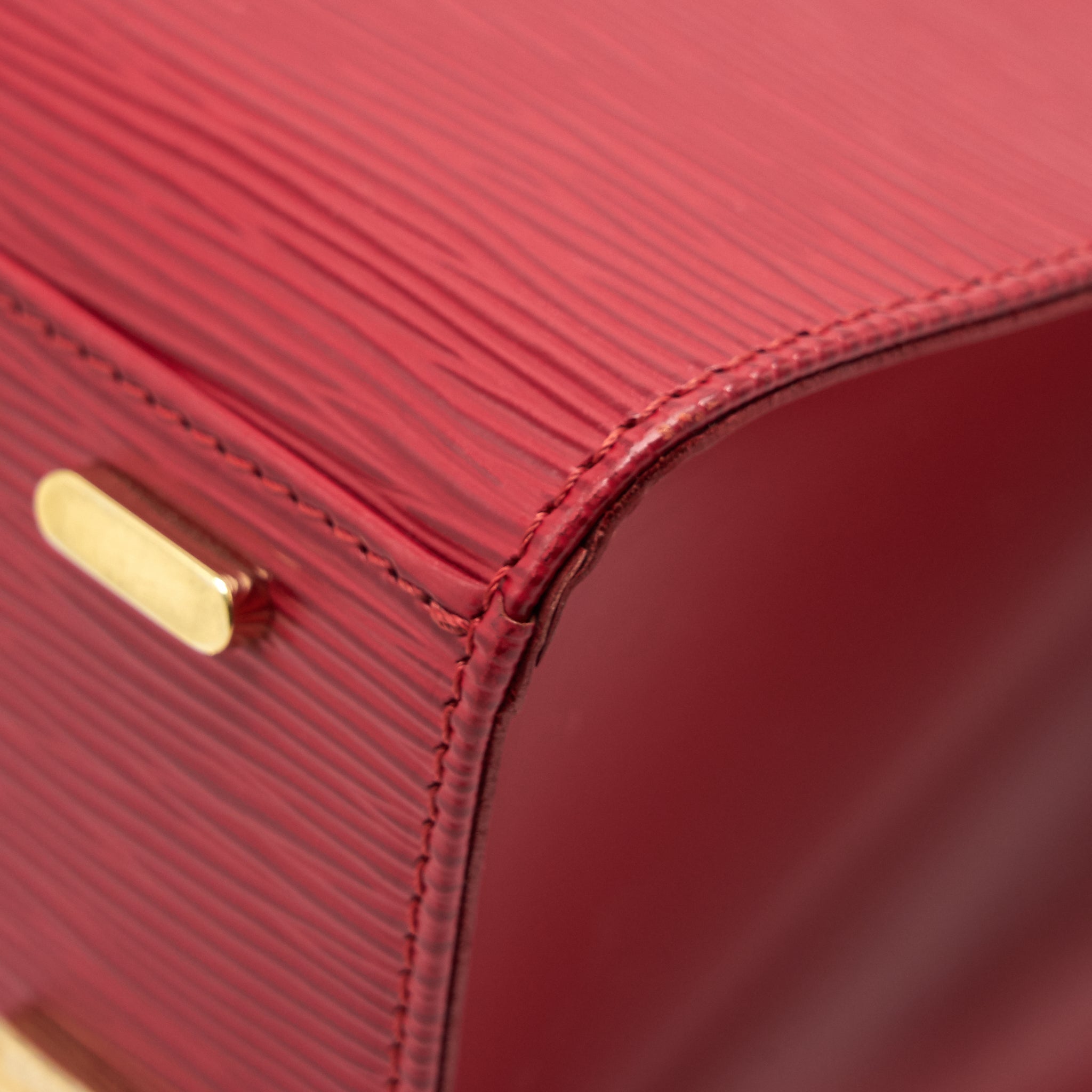 LOUIS VUITTON VINTAGE EPI RED HANDLE BAG