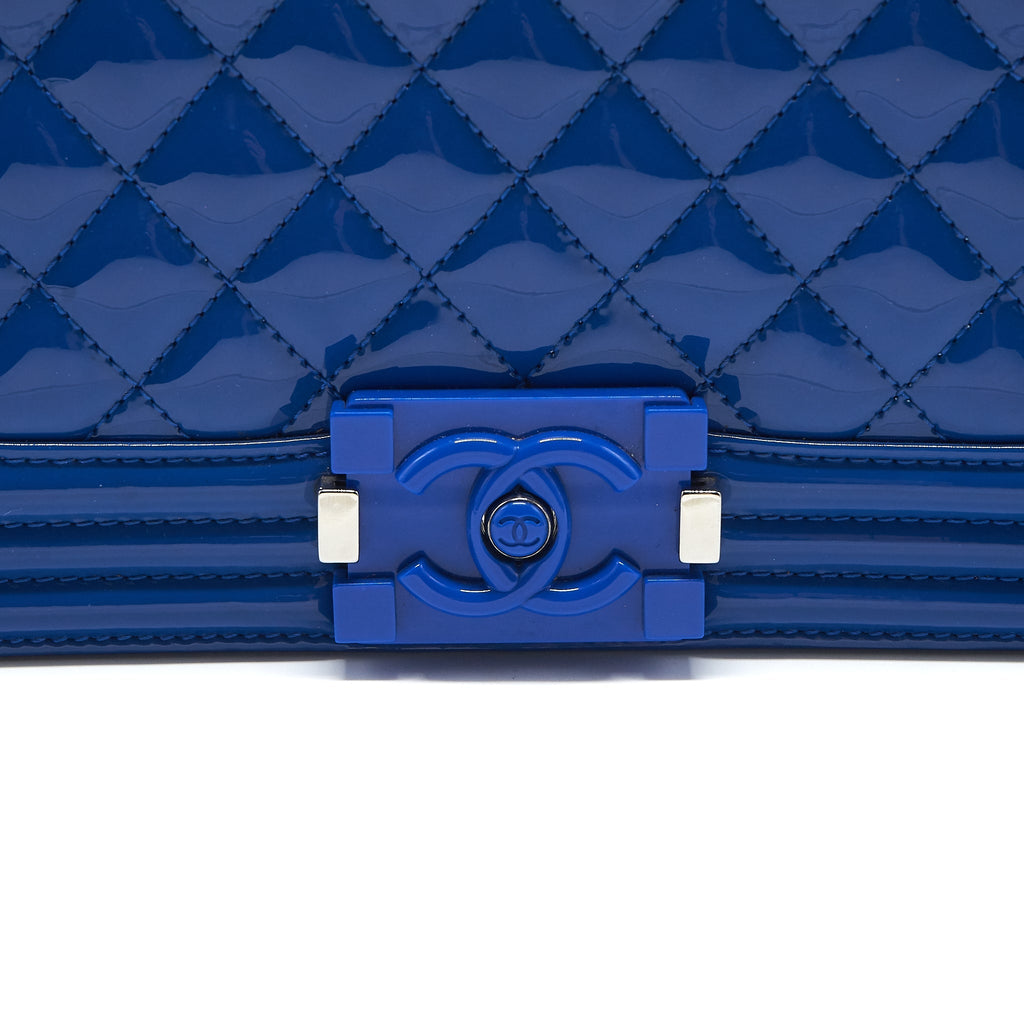 CHANEL MEDIUM BOY CHANEL PATENT LEATHER ELECTRIC BLUE WITH SHW