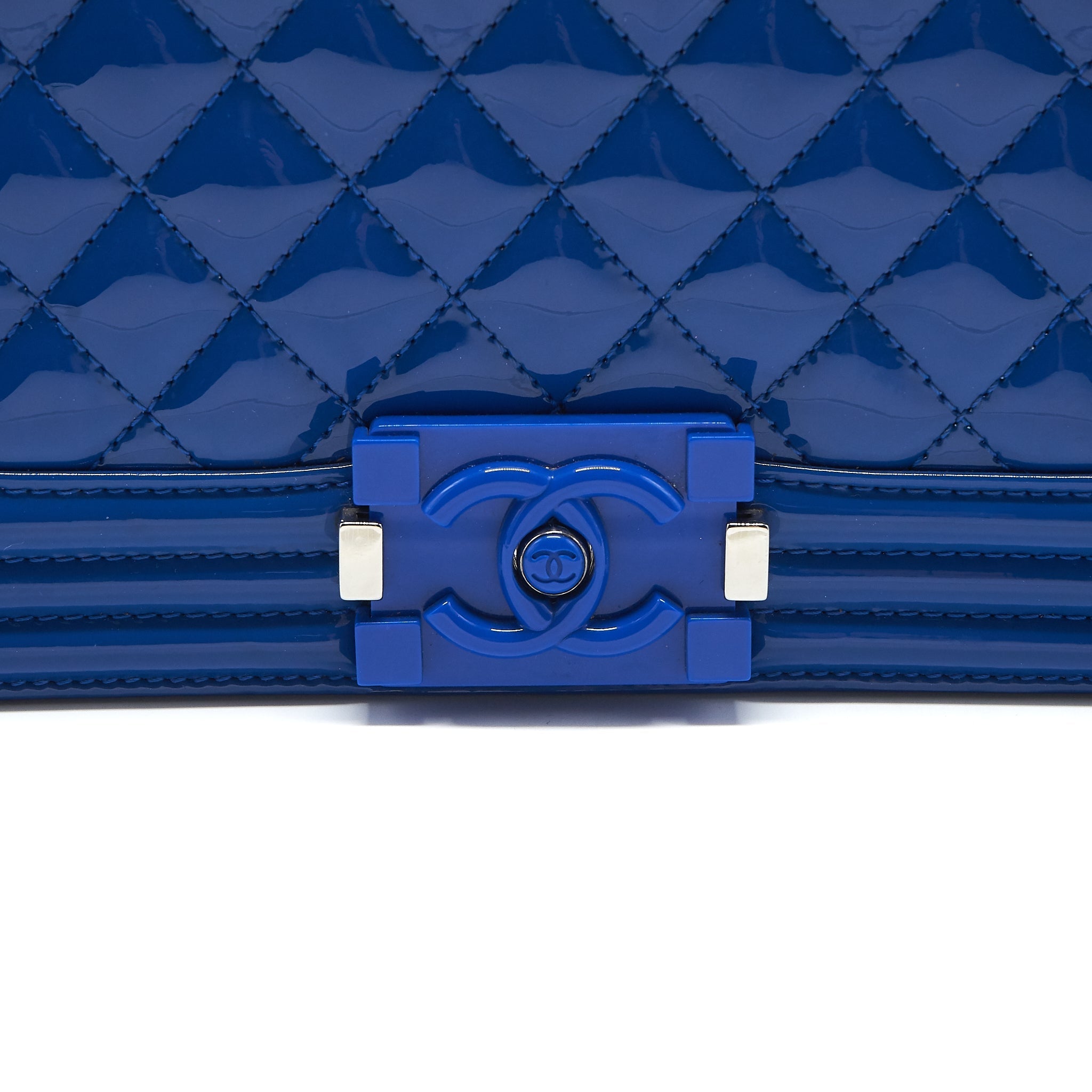 CHANEL MEDIUM BOY CHANEL PATENT LEATHER ELECTRIC BLUE WITH SHW