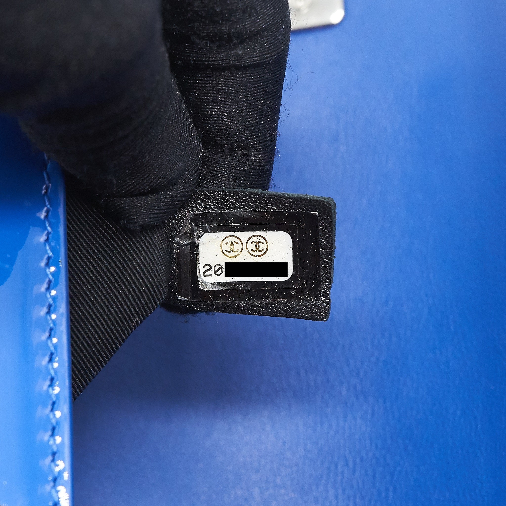CHANEL MEDIUM BOY CHANEL PATENT LEATHER ELECTRIC BLUE WITH SHW