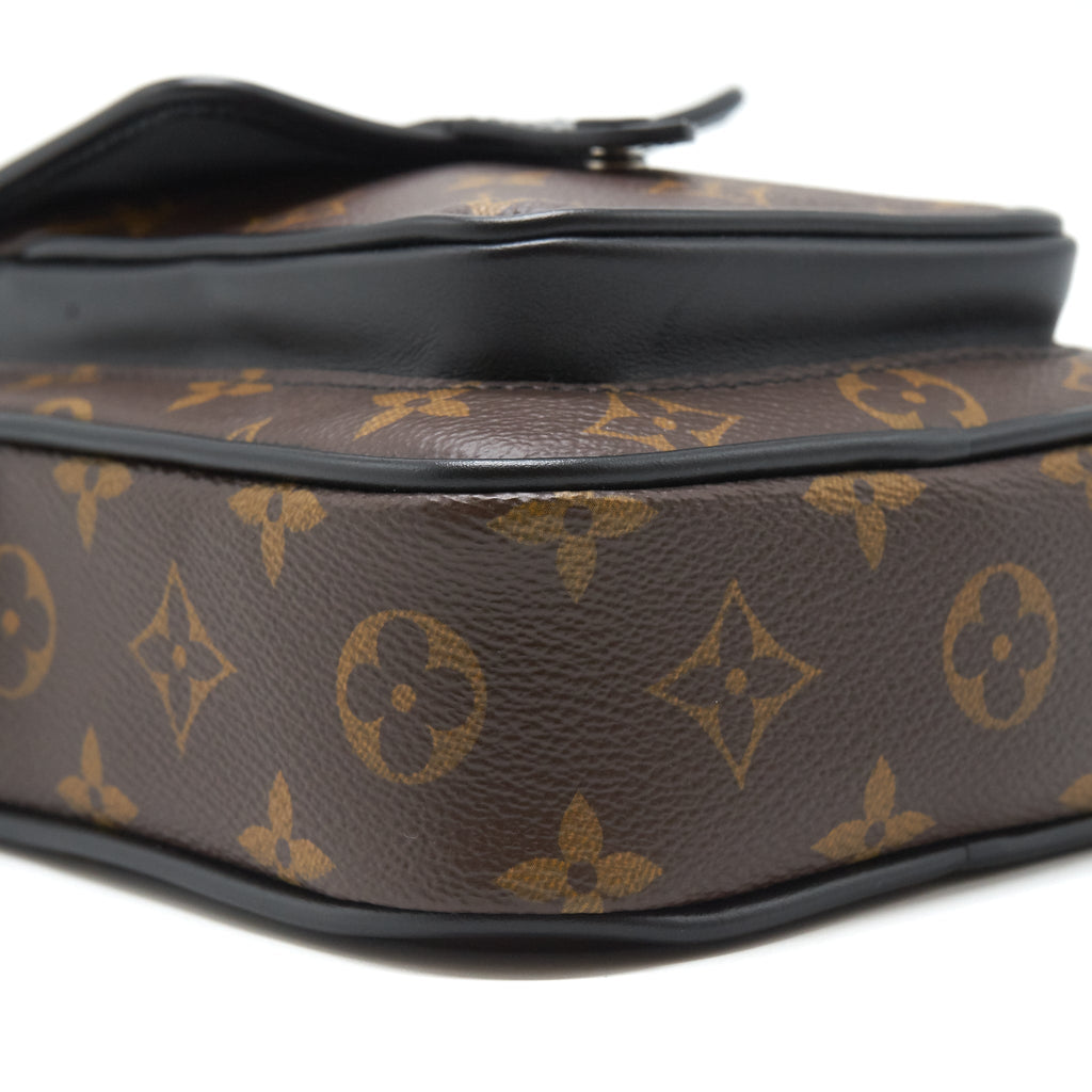 LOUIS VUITTON CROSS BODY CAMERA BAG MONOGRAM