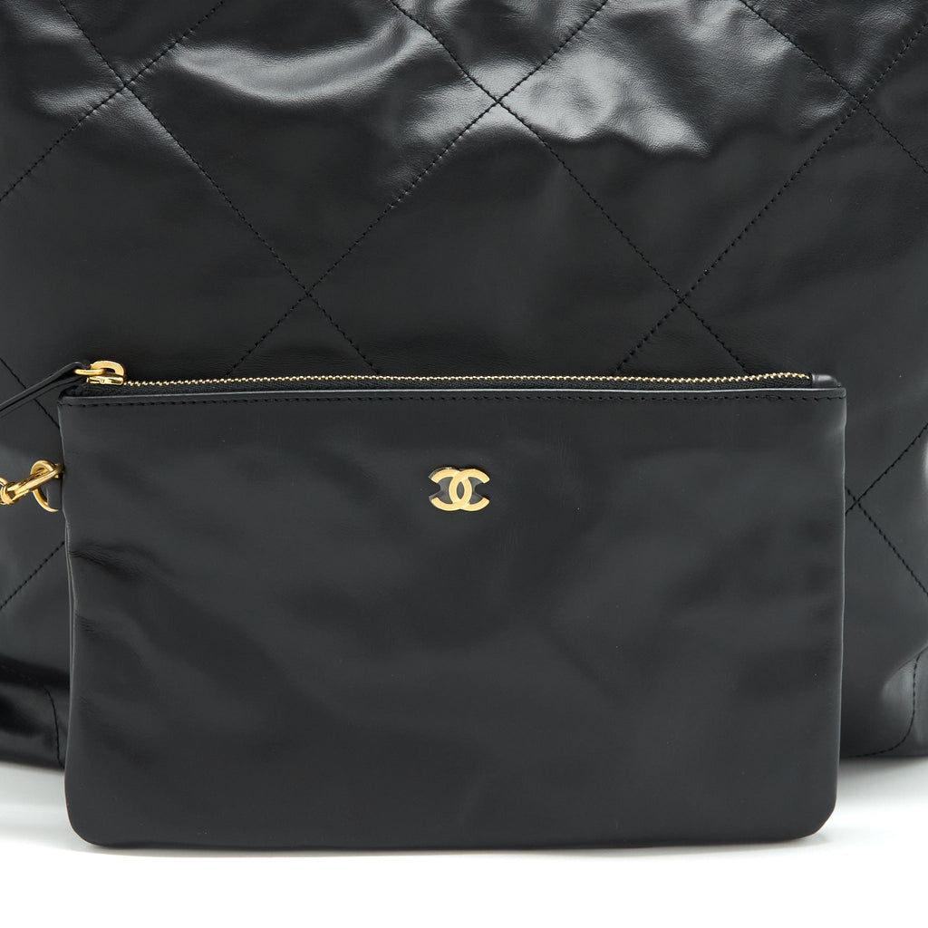 CHANEL 22 HANDBAG SHINY CALFSKIN BLACK GHW (MICROCHIP)