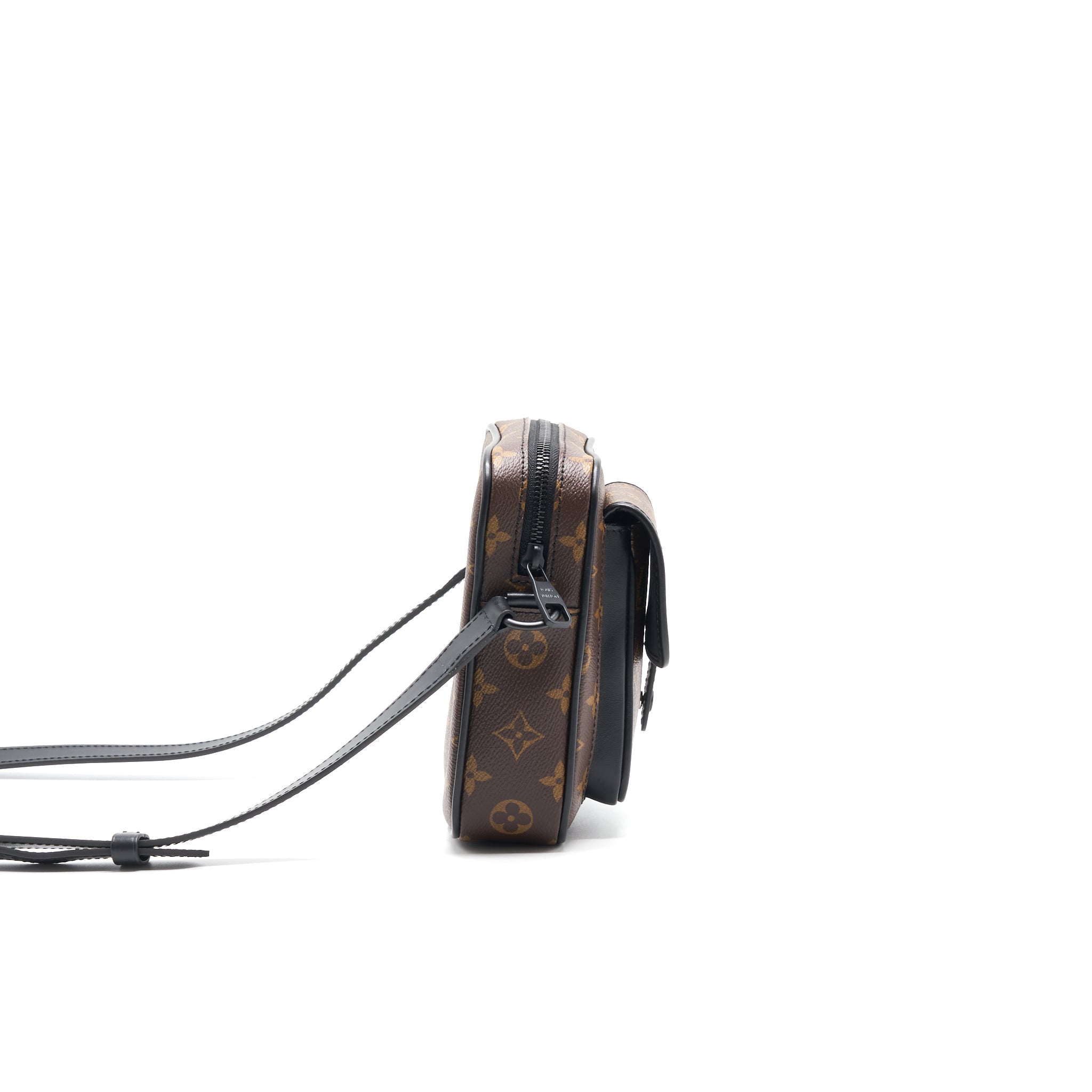 LOUIS VUITTON CHRISTOPHER WEARABLE WALLET