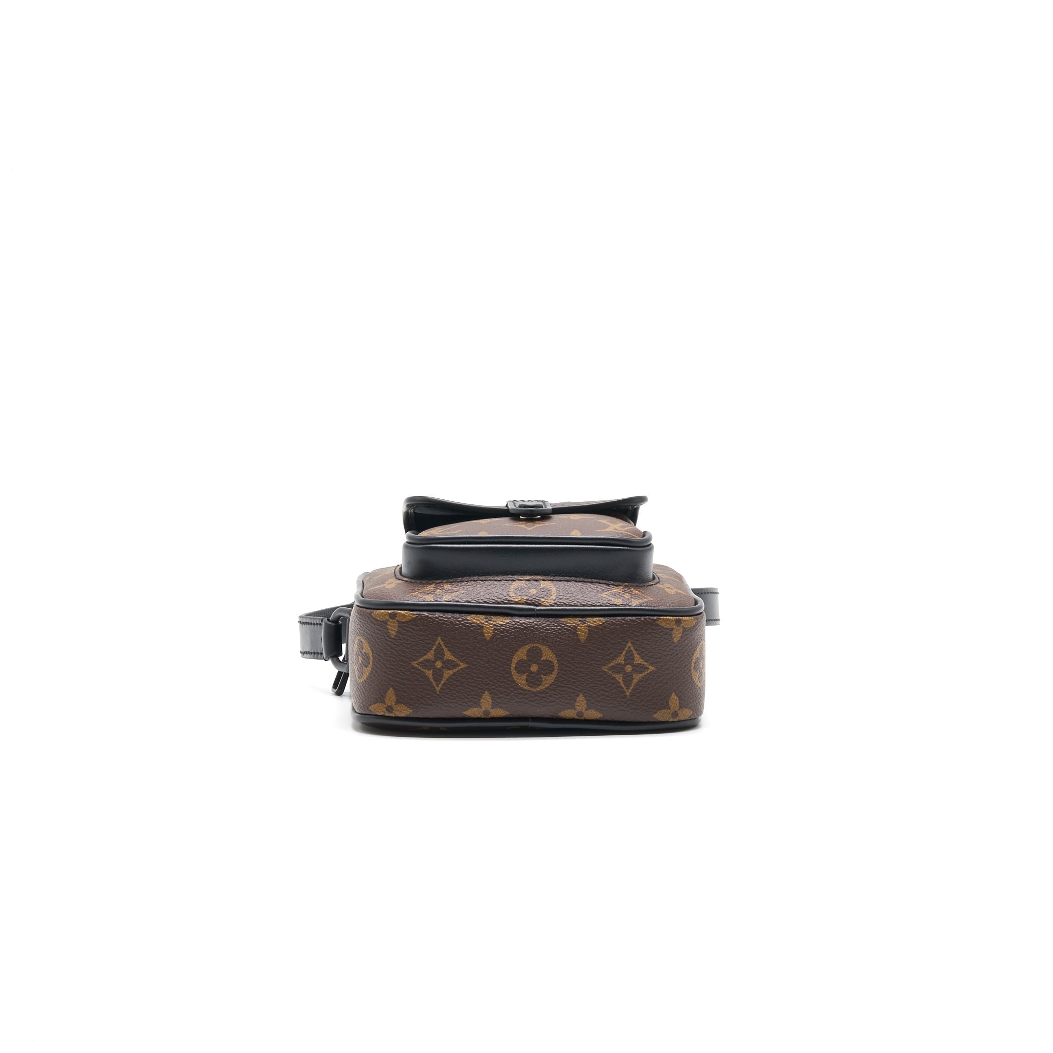 LOUIS VUITTON CHRISTOPHER WEARABLE WALLET