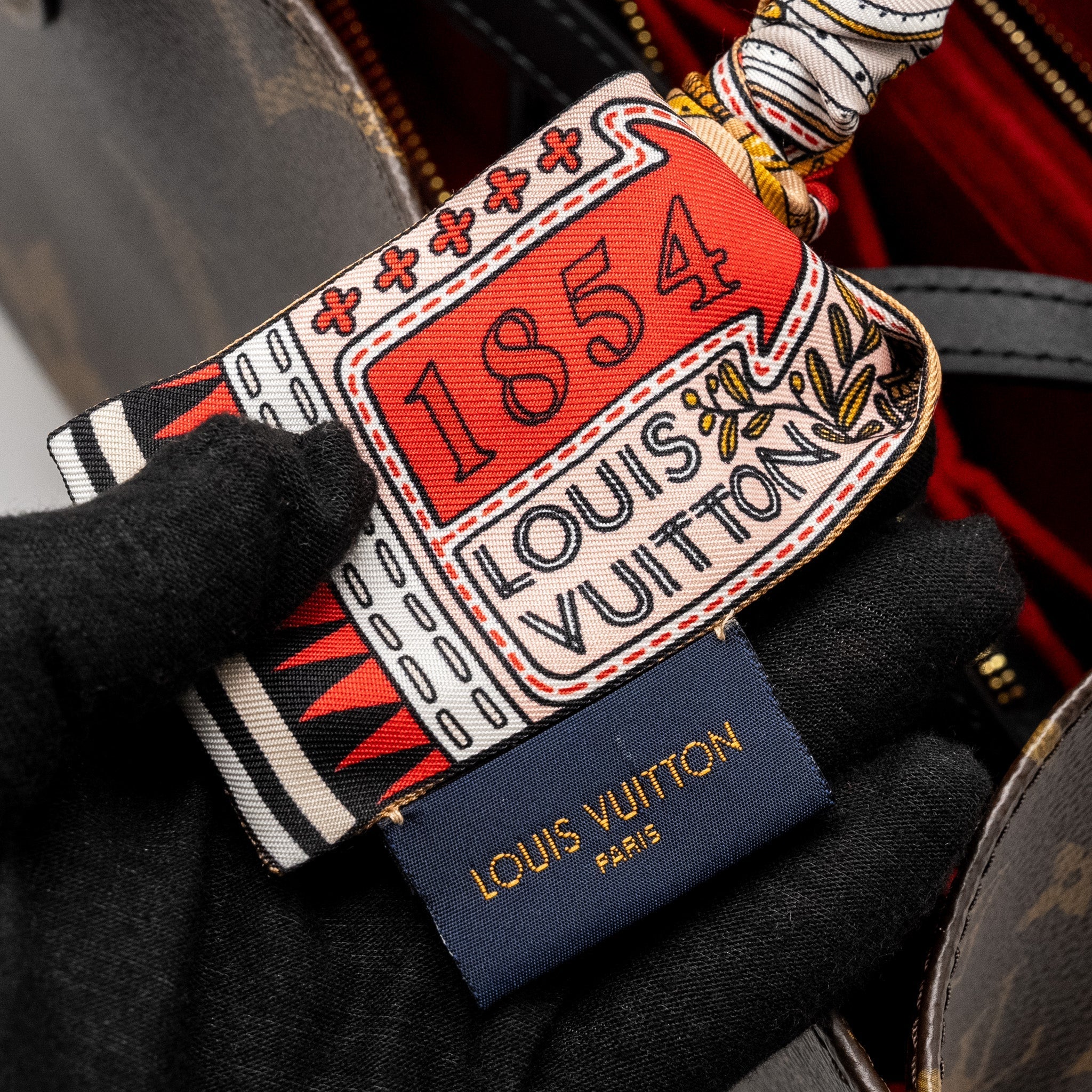 LOUIS VUITTON ONTHEGO MM MONOGRAM CANVAS GHW