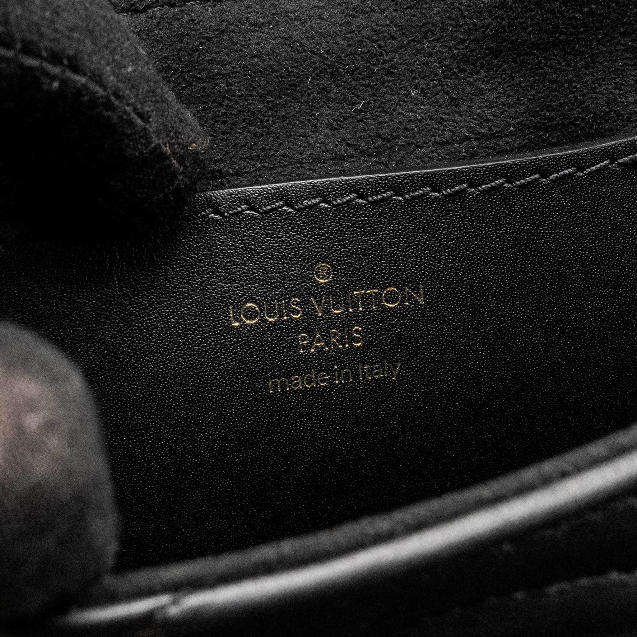 LOUIS VUITTON NEW WAVE MULTI POCHETTE CALFSKIN BLACK GHW