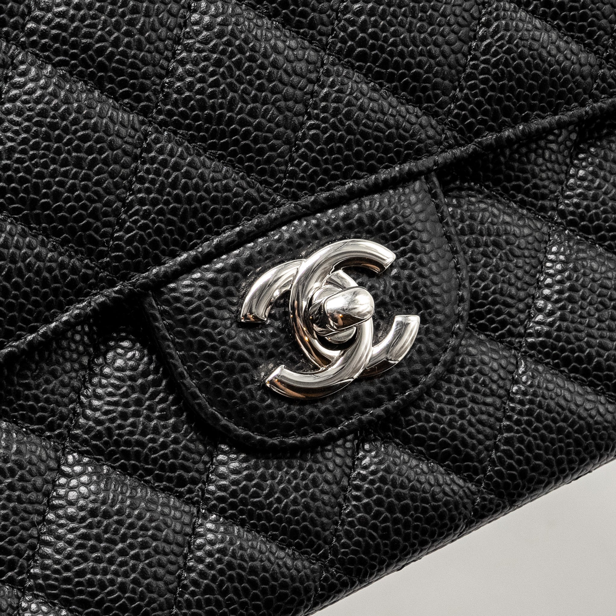 CHANEL MEDIUM CLASSIC DOUBLE FLAP BAG CAVIAR BLACK SHW (MICROCHIP)