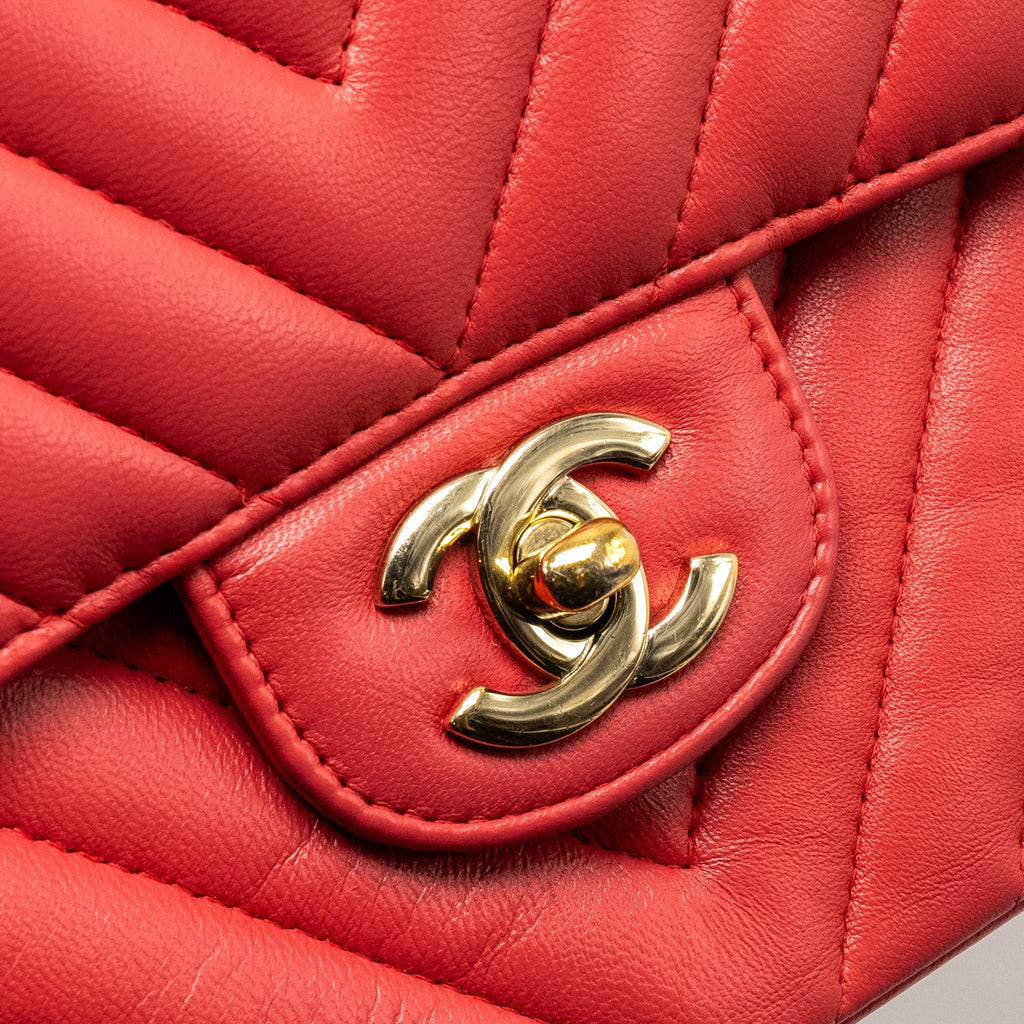 CHANEL MEDIUM CLASSIC DOUBLE FLAP BAG CHEVRON LAMBSKIN PINK LGHW