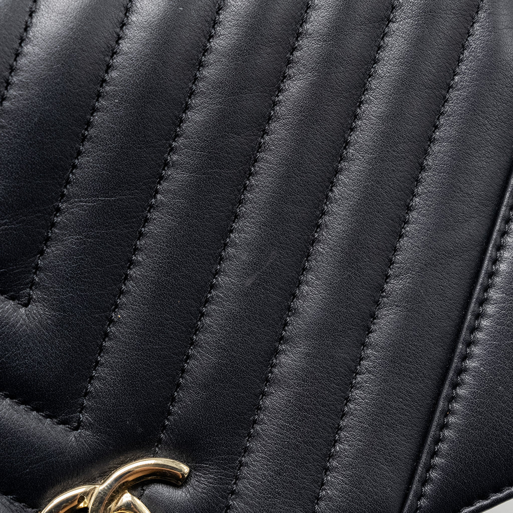 CHANEL SEASONAL CHEVRON FLAP BAG CALFSKIN DARK NAVY LGHW