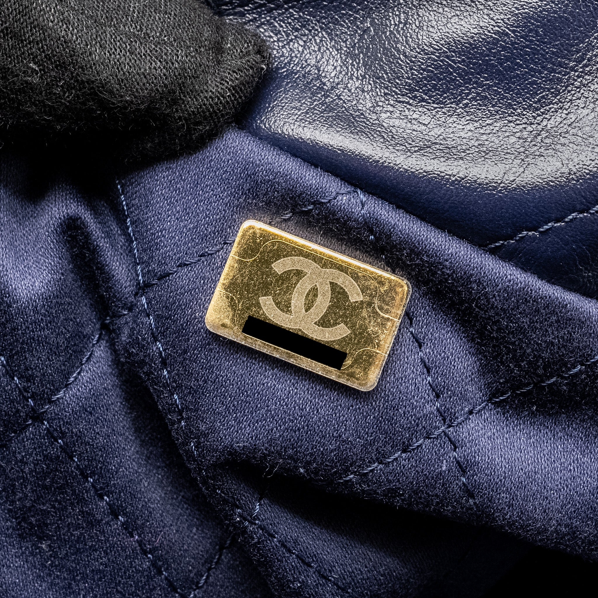 CHANEL SMALL 22 BAG CALFSKIN DARK BLUE GHW (MICROCHIP)