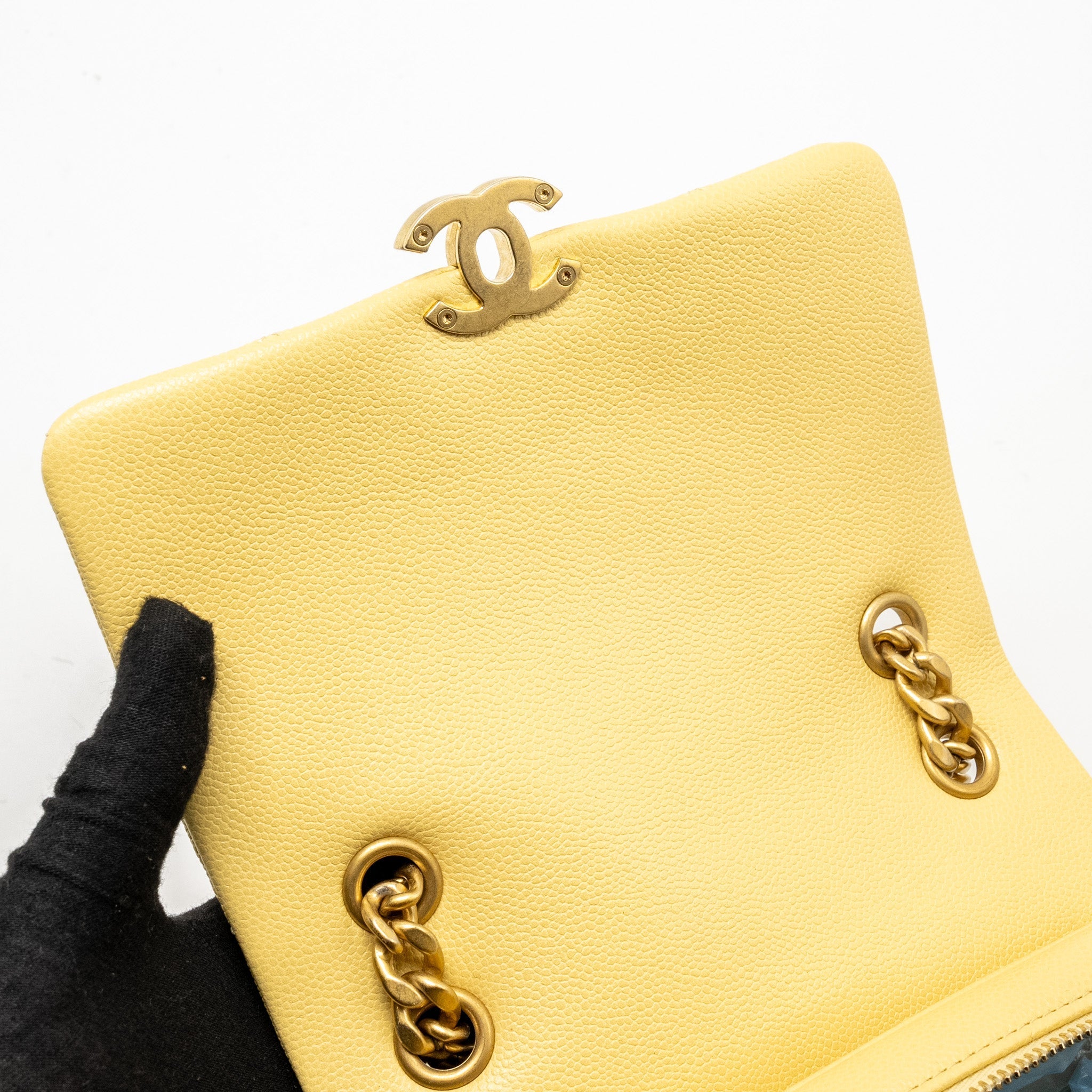 CHANEL 22P QUILTED FLAP BACKPACK CAVIAR LIGHT YELLOW GHW (MICROCHIP)