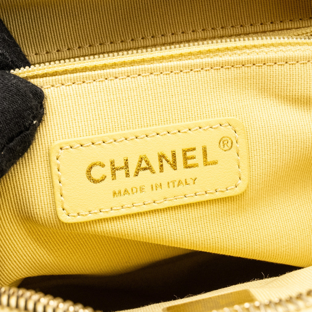 CHANEL 22P QUILTED FLAP BACKPACK CAVIAR LIGHT YELLOW GHW (MICROCHIP)